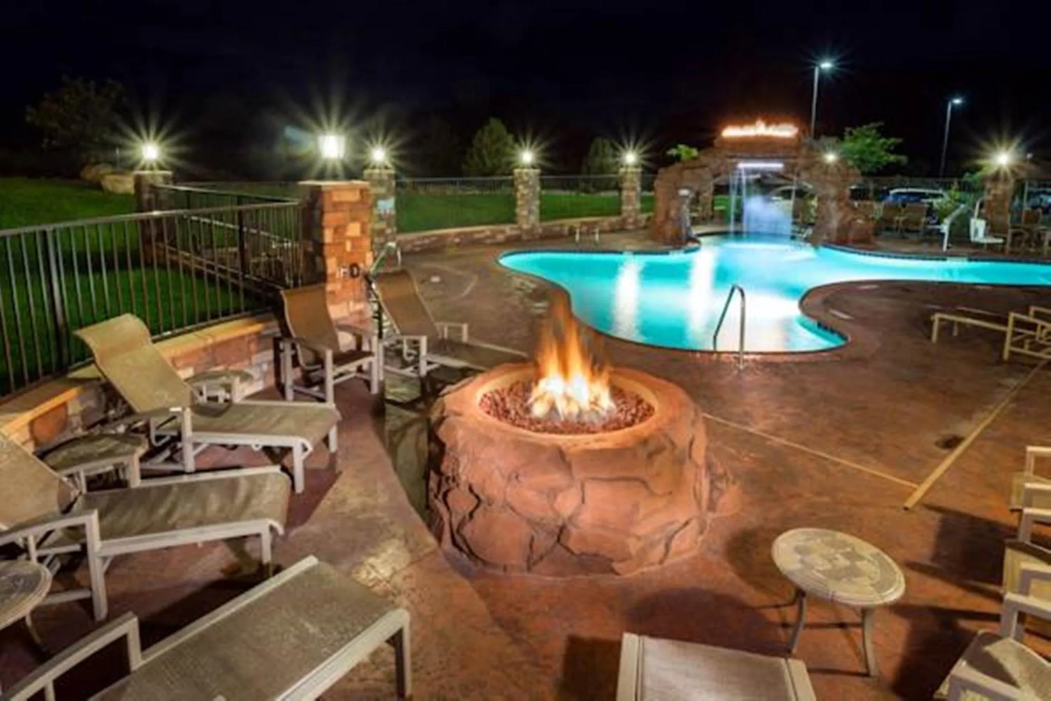 Swimming pool in Holiday Inn Express Hotel & Suites Moab by IHG
