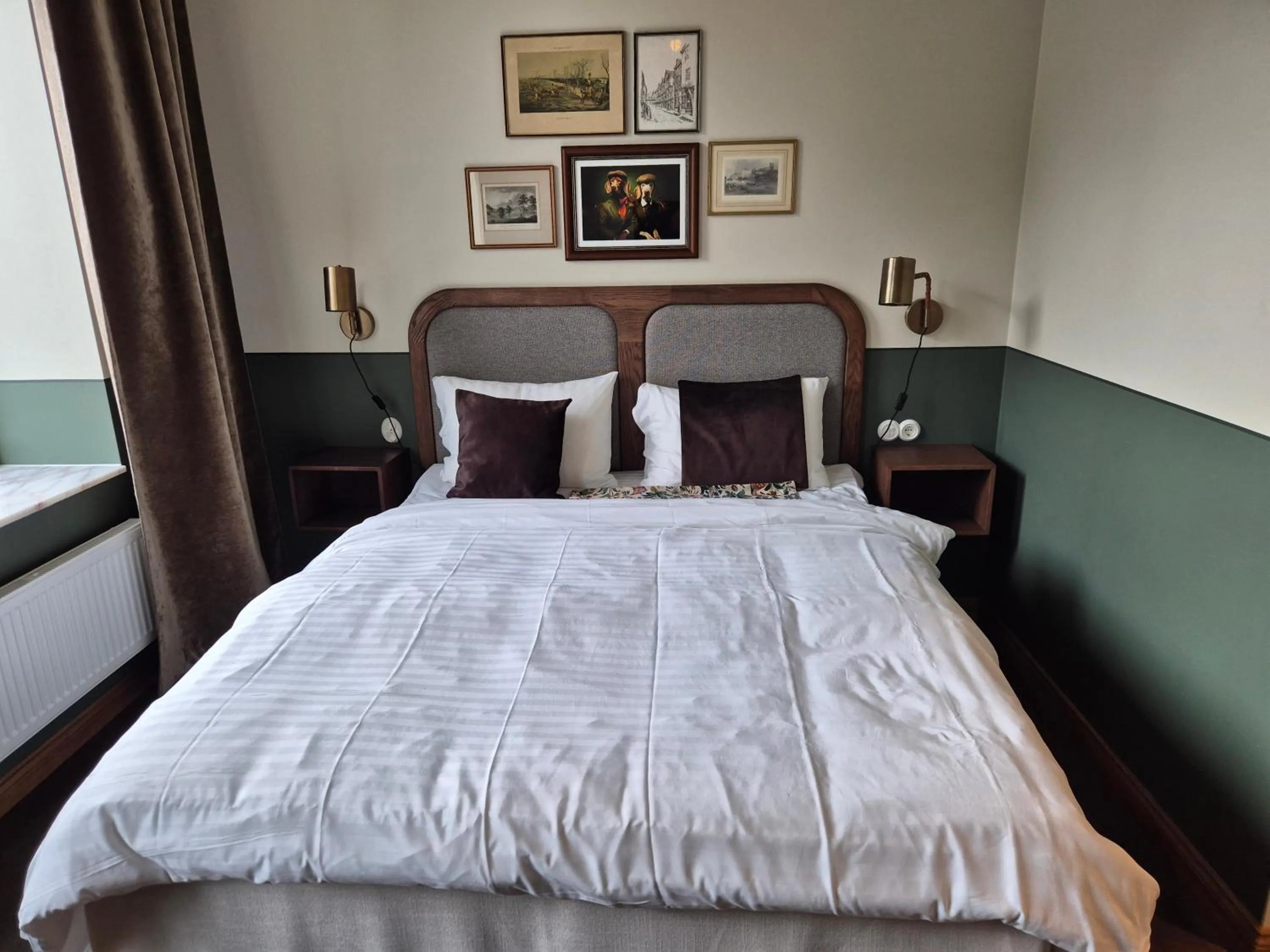 Bed in Hotel Bishops Arms Lund