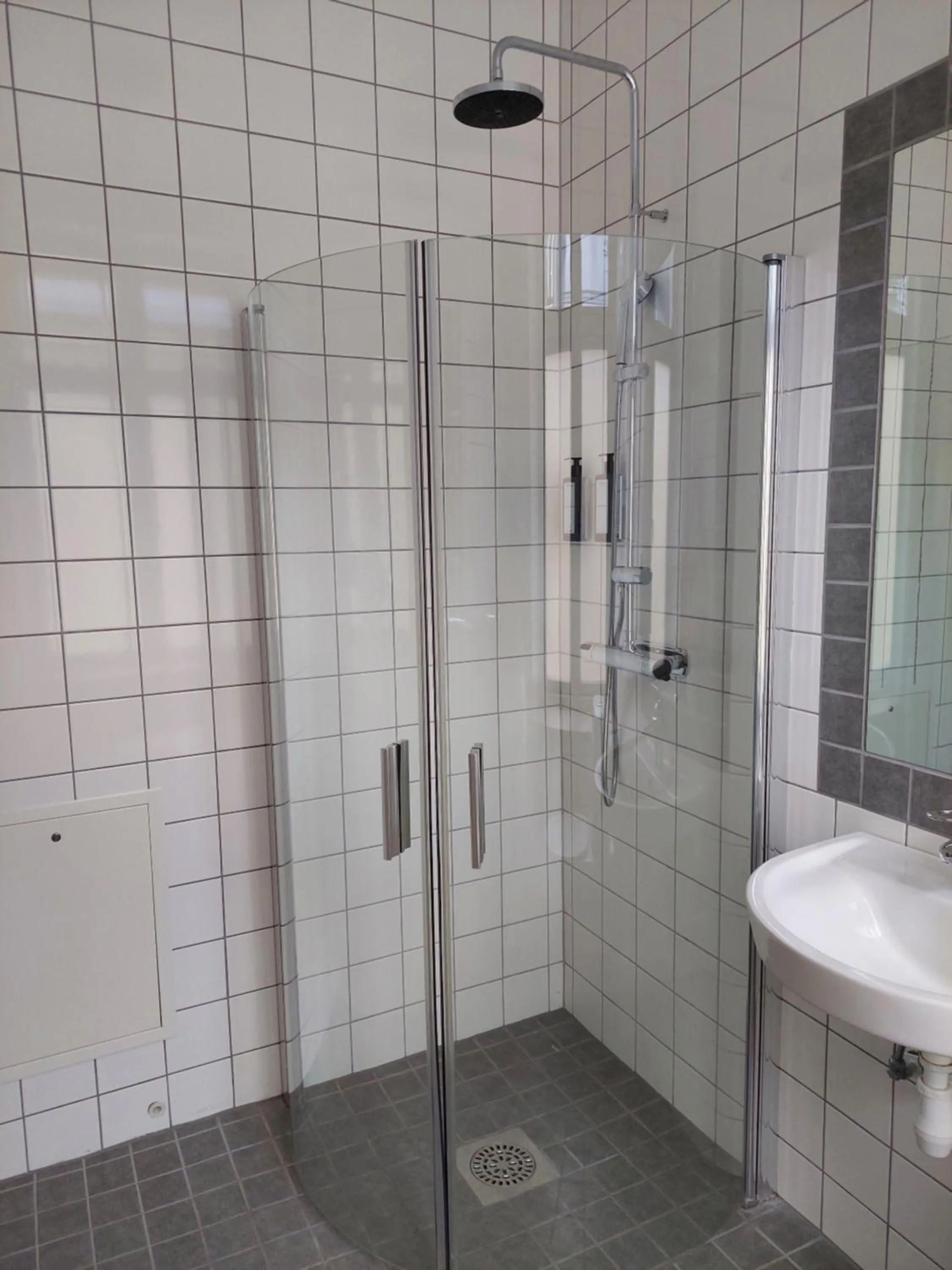 Bathroom in Hotel Bishops Arms Lund