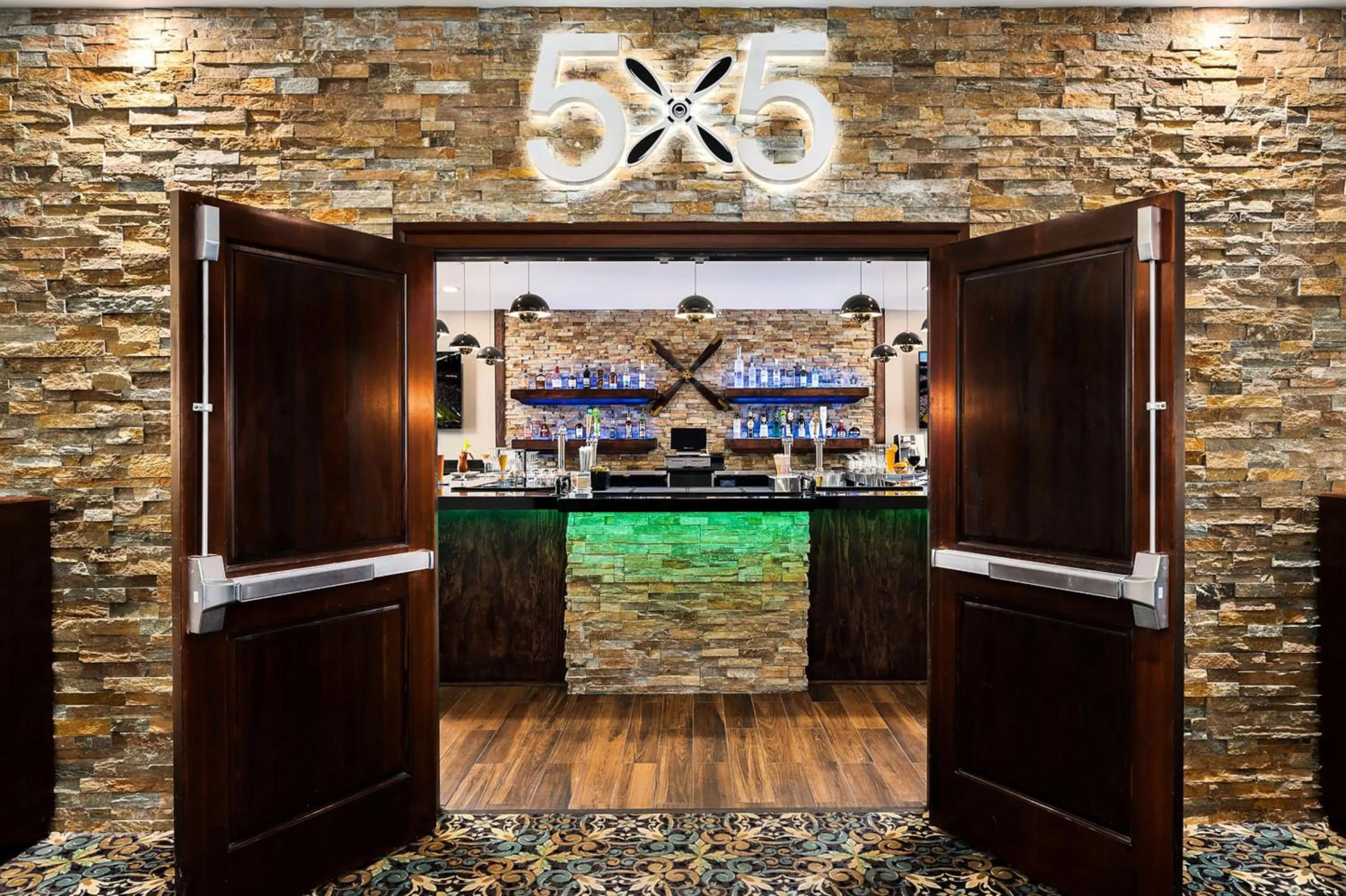 Restaurant/places to eat in Staybridge Suites Everett - Paine Field by IHG