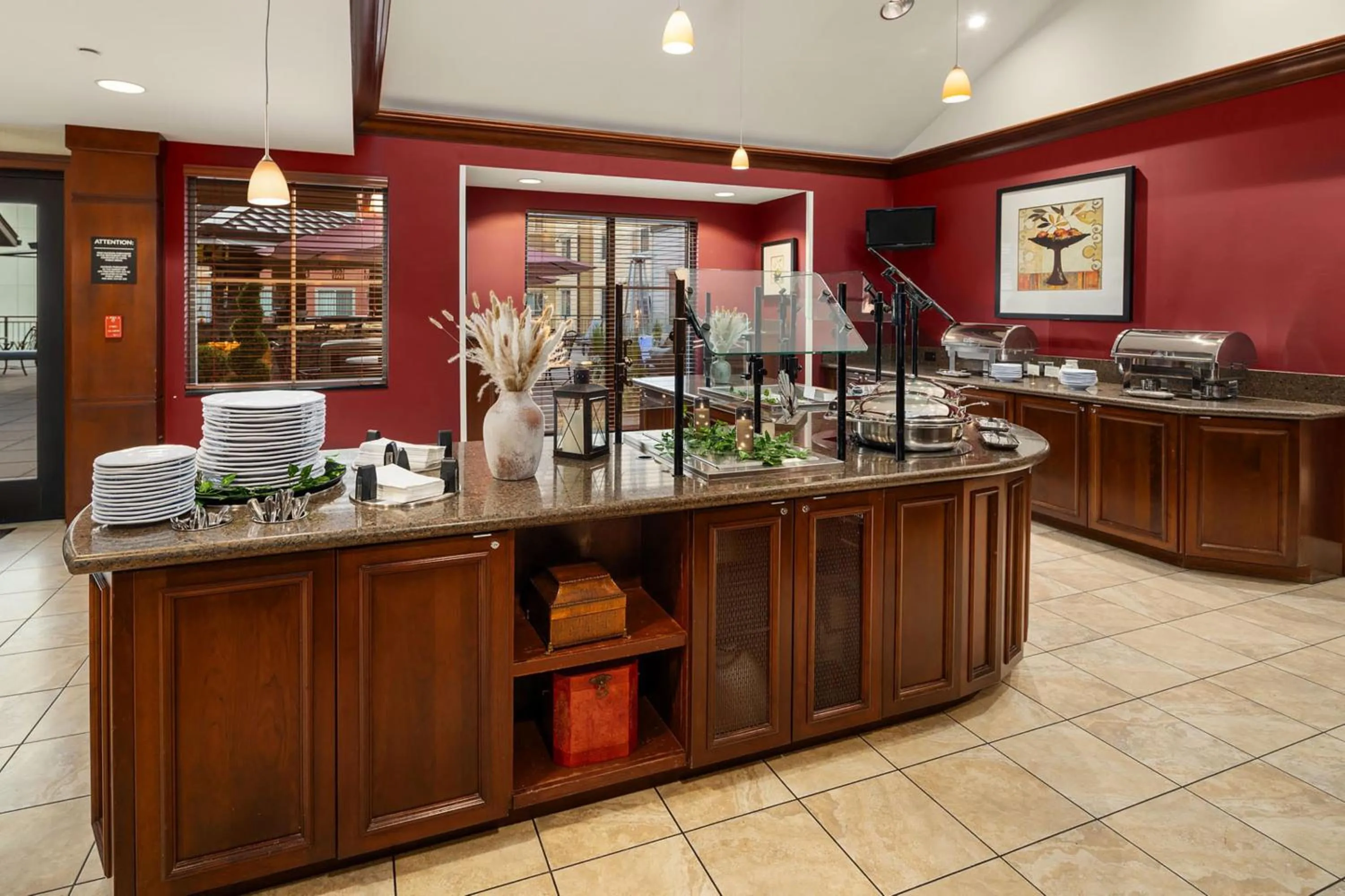 Restaurant/places to eat in Staybridge Suites Everett - Paine Field by IHG