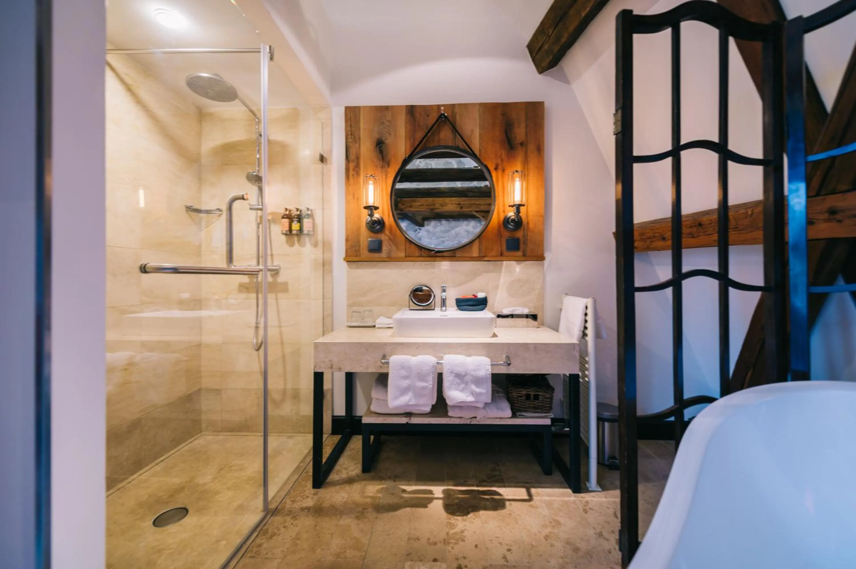 Bathroom, Bed in PEST-BUDA Design Hotel