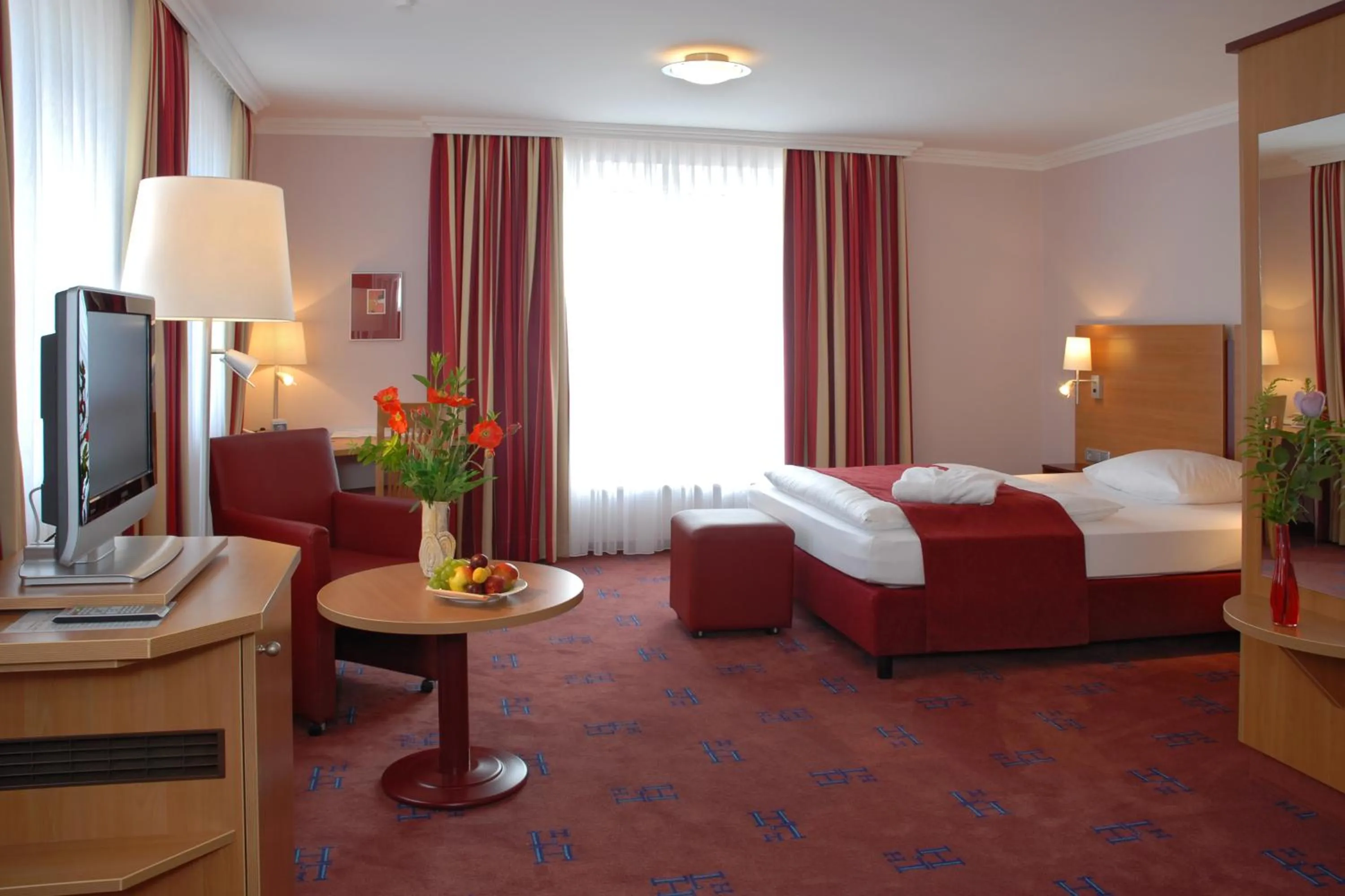 Photo of the whole room, Bed in Hotel Garni Lindacher Hof