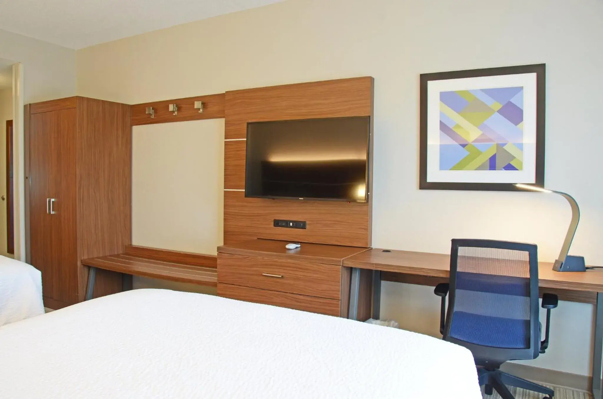 Standard Queen Room with Two Queen Beds in Holiday Inn Express Hotel & Suites Millington-Memphis Area by IHG Standard Queen Room with Two Queen Beds in Holiday Inn Express Hotel & Suites Millington-Memphis Area by IHG