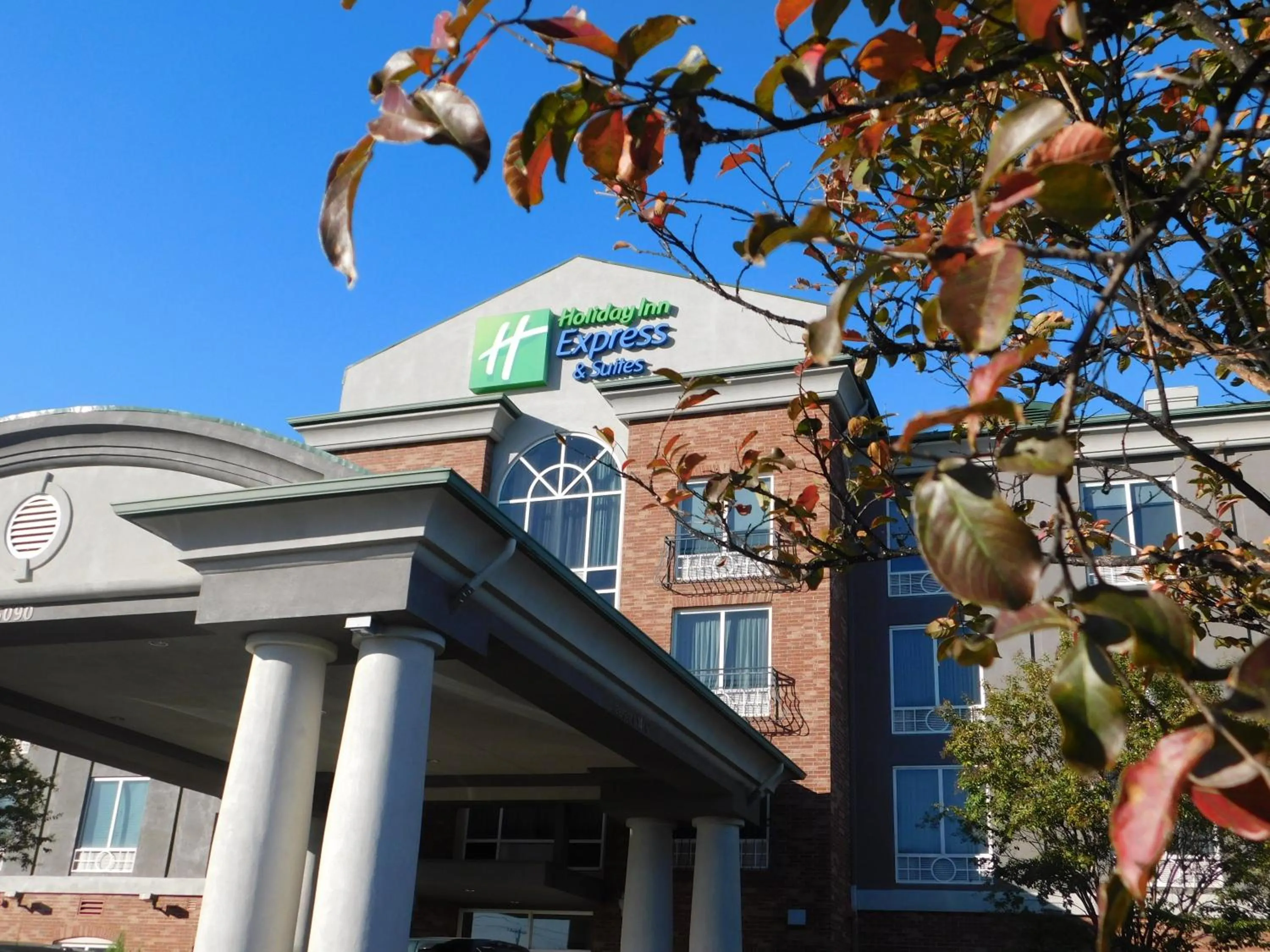Property building in Holiday Inn Express Hotel & Suites Millington-Memphis Area by IHG
