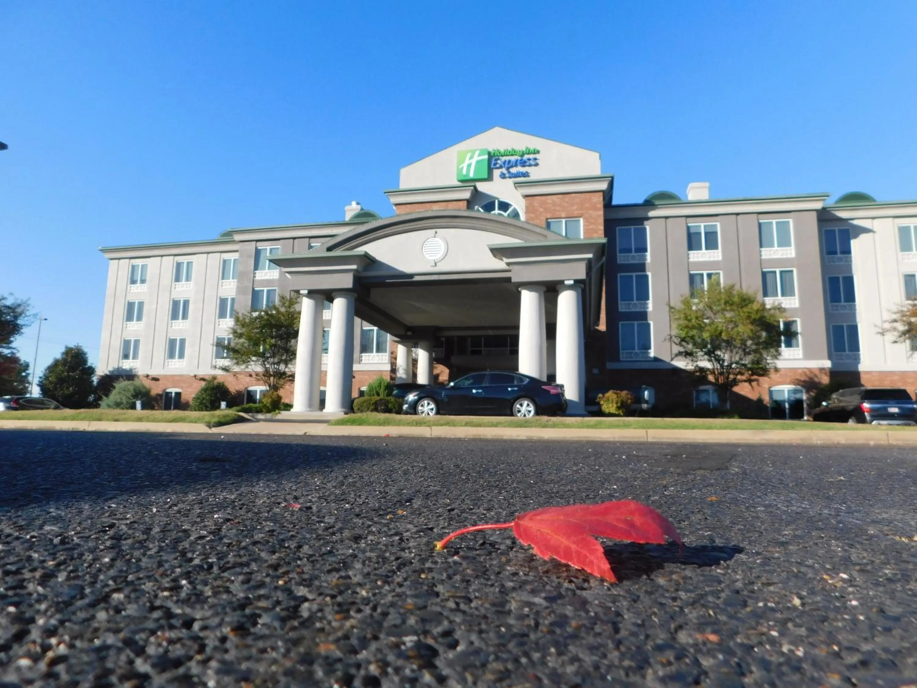 Property building in Holiday Inn Express Hotel & Suites Millington-Memphis Area by IHG