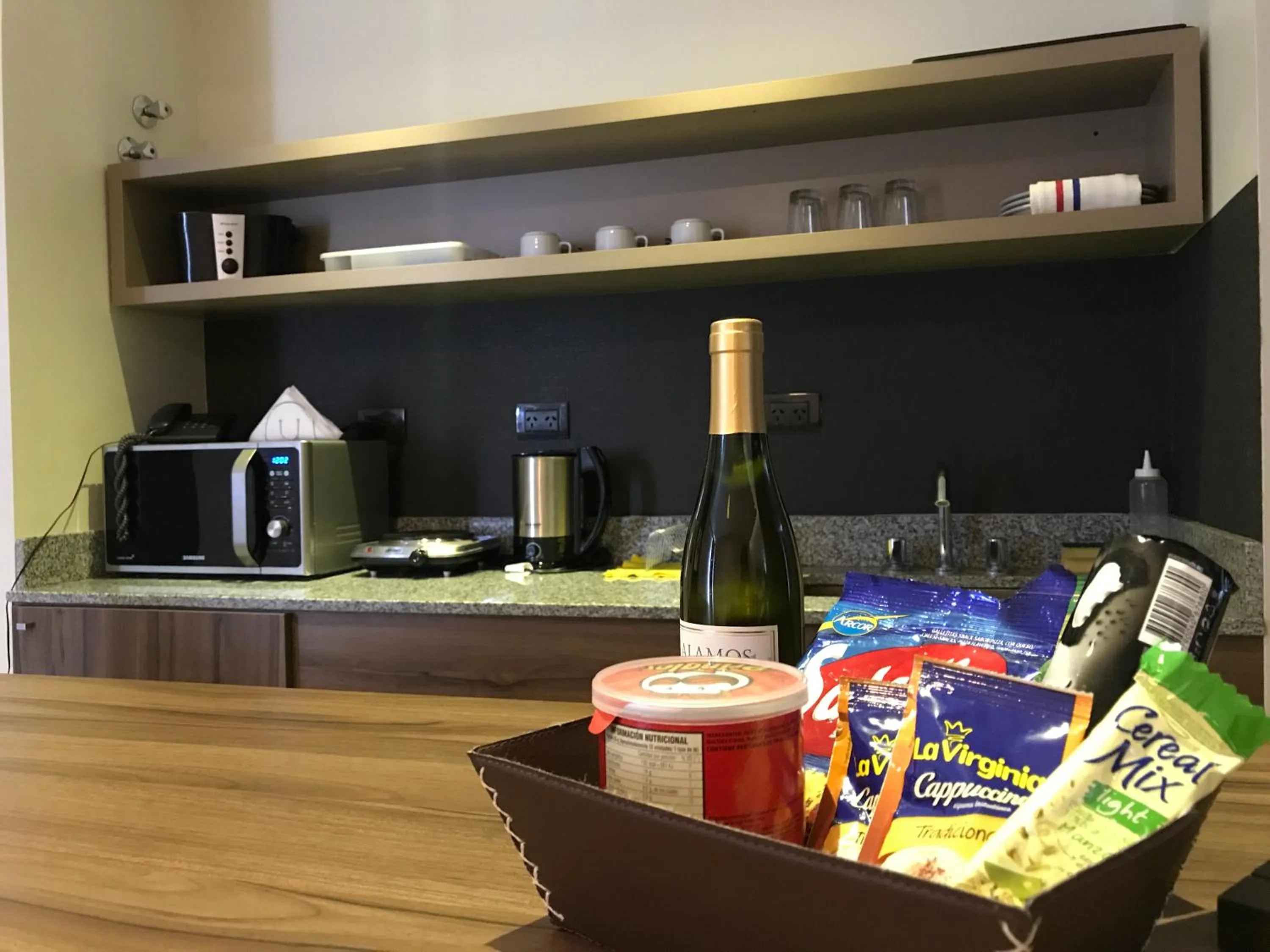 Kitchen or kitchenette in H1 Apartments Hotel