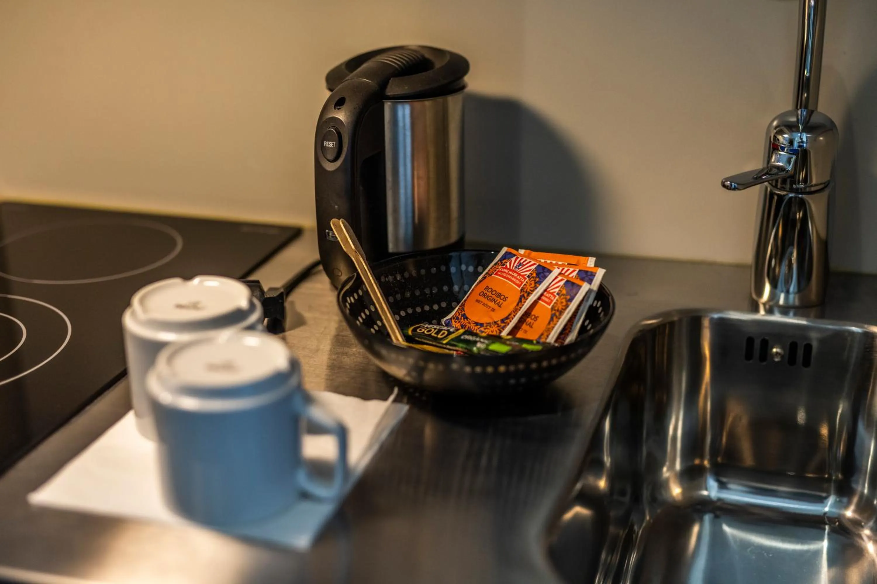 Coffee/tea facilities in First Hotel Planetstaden