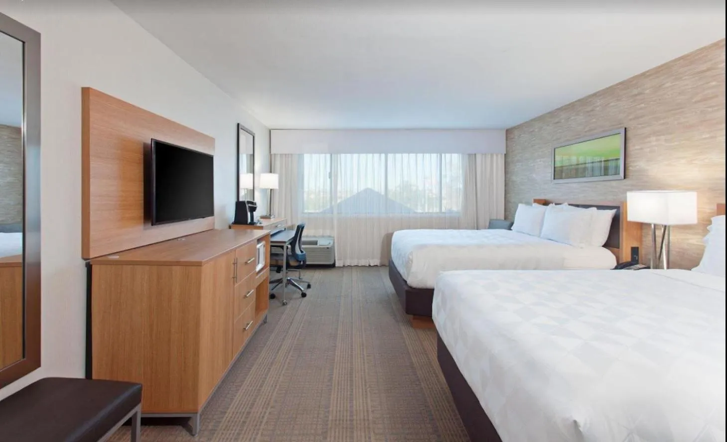 Bed in Holiday Inn Palmdale-Lancaster by IHG