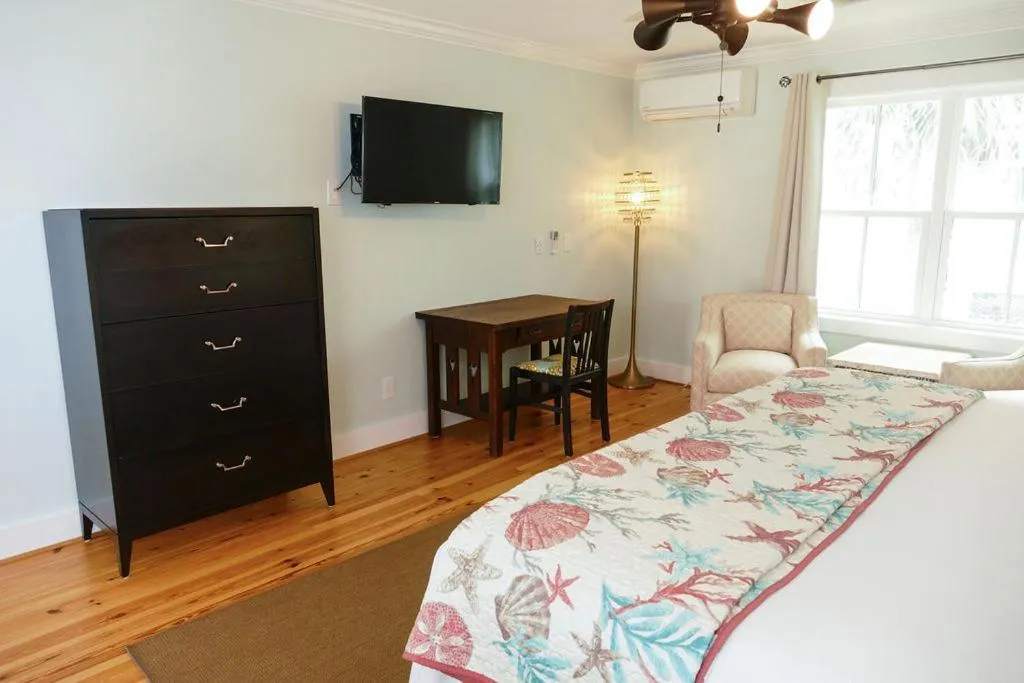 Bed in Beachview Inn and Spa