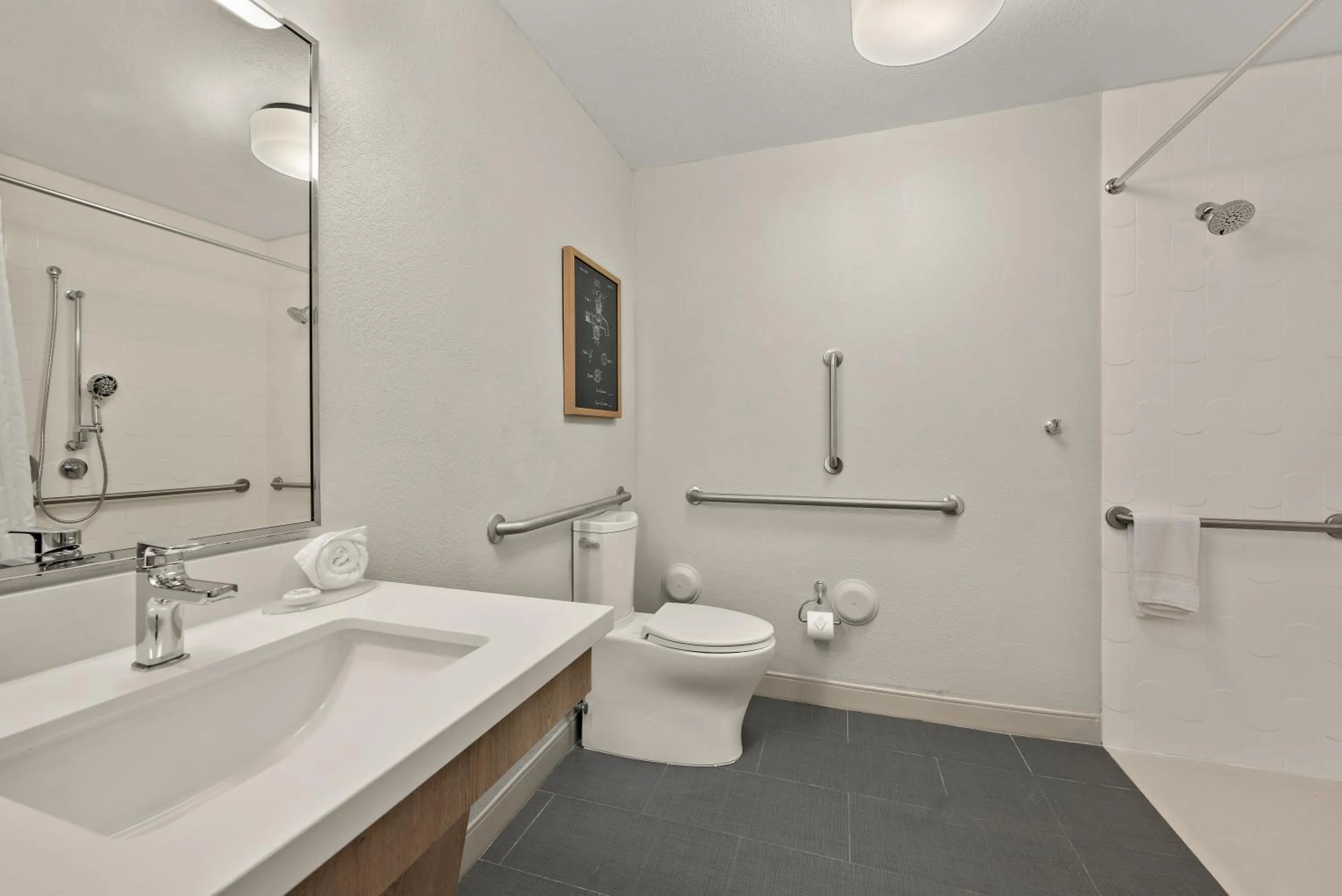 Shower in Sonesta Simply Suites Birmingham Hoover