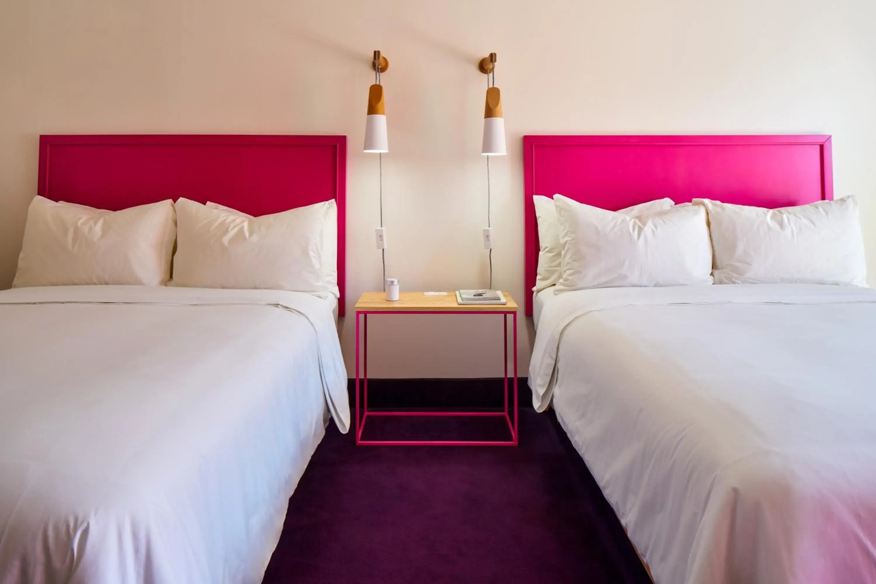 Queen Suite with Pool View in The Saguaro Palm Springs Queen Suite with Pool View in The Saguaro Palm Springs