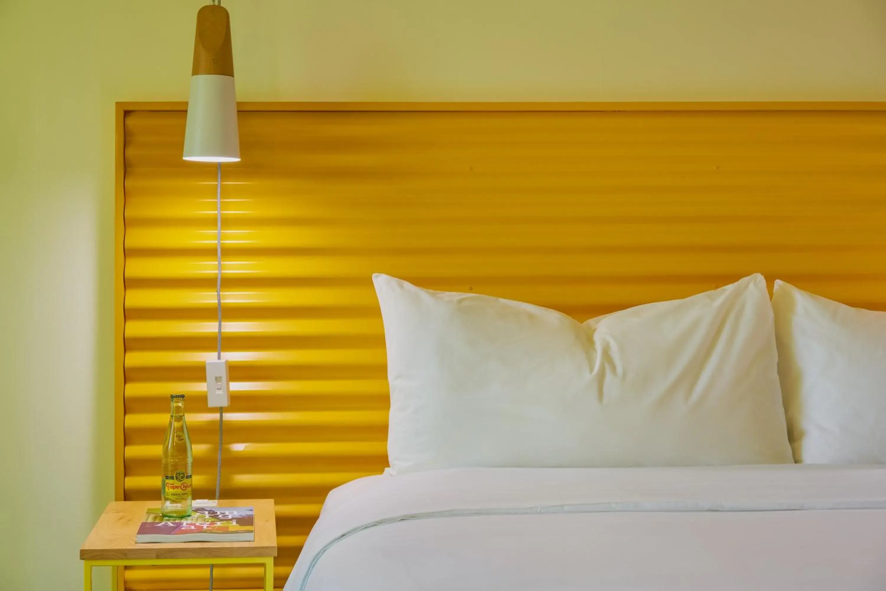 King Room with Pool View in The Saguaro Palm Springs King Room with Pool View in The Saguaro Palm Springs