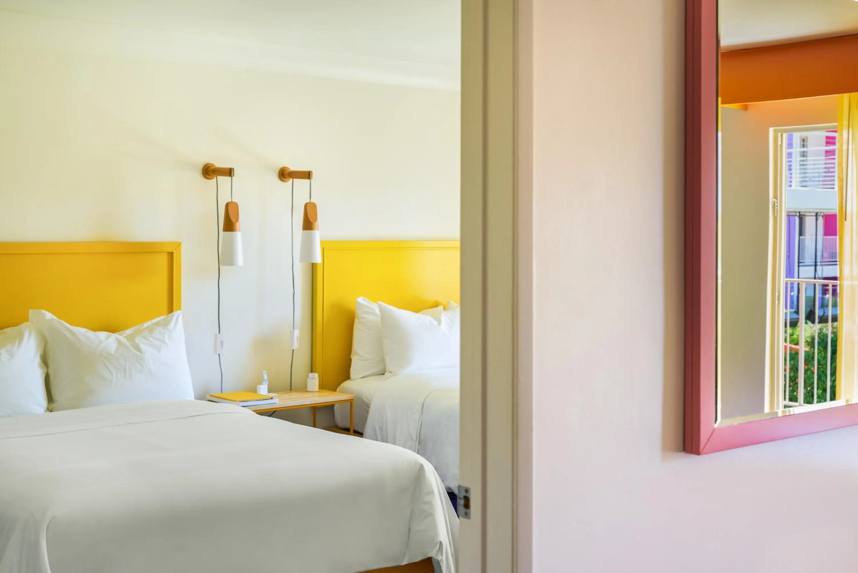 Bedroom, Bed in The Saguaro Palm Springs