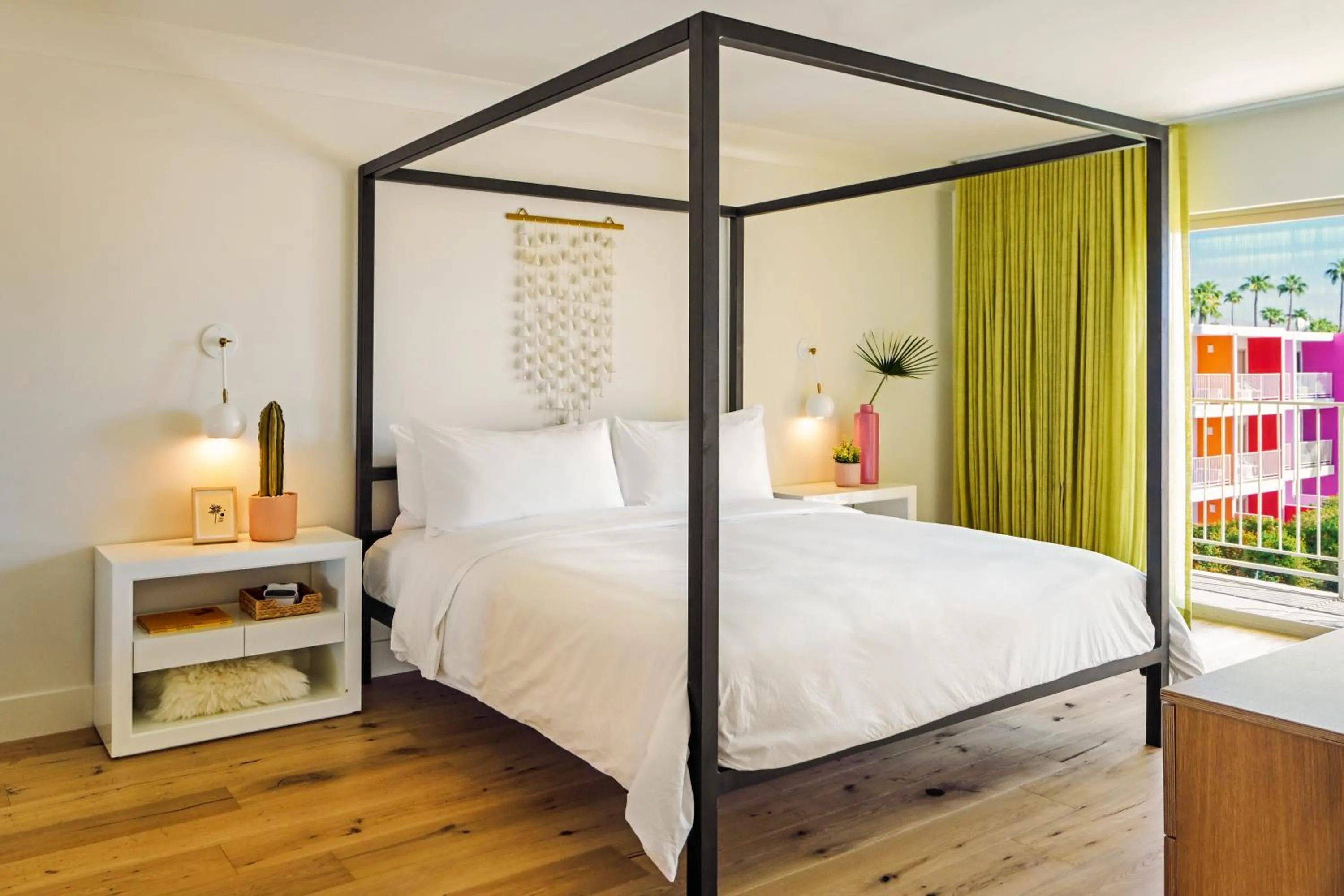 Bedroom, Bed in The Saguaro Palm Springs