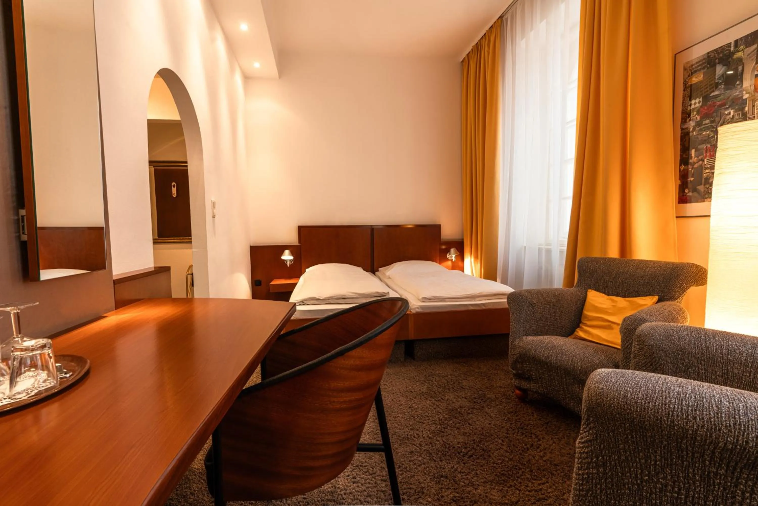 Photo of the whole room, Bed in Hotel Carlton Munich