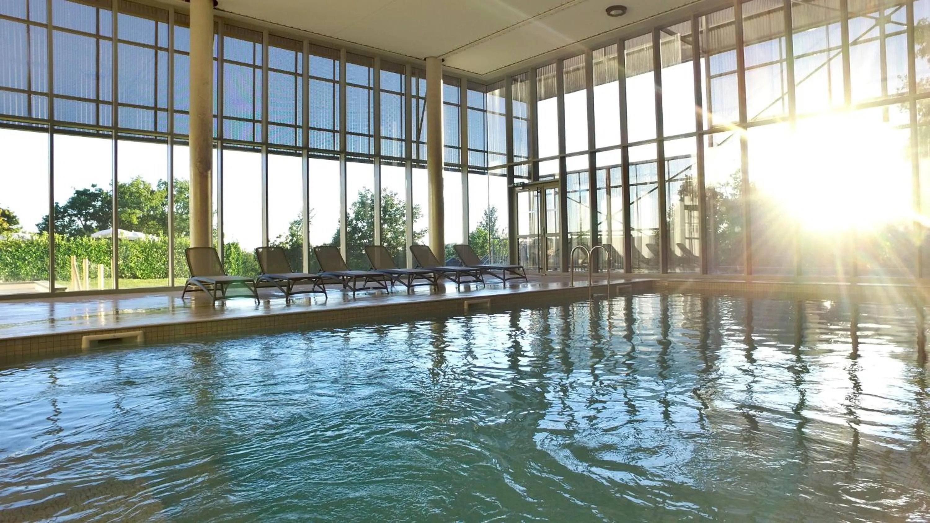 Swimming pool in VVF Aveyron Najac