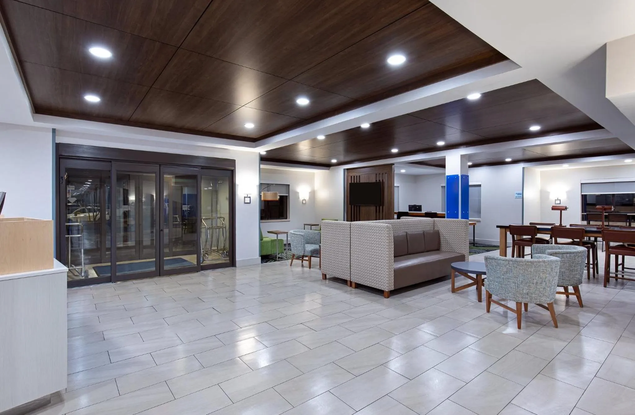 Property building in Holiday Inn Express Hotel & Suites Birmingham - Inverness 280 by IHG