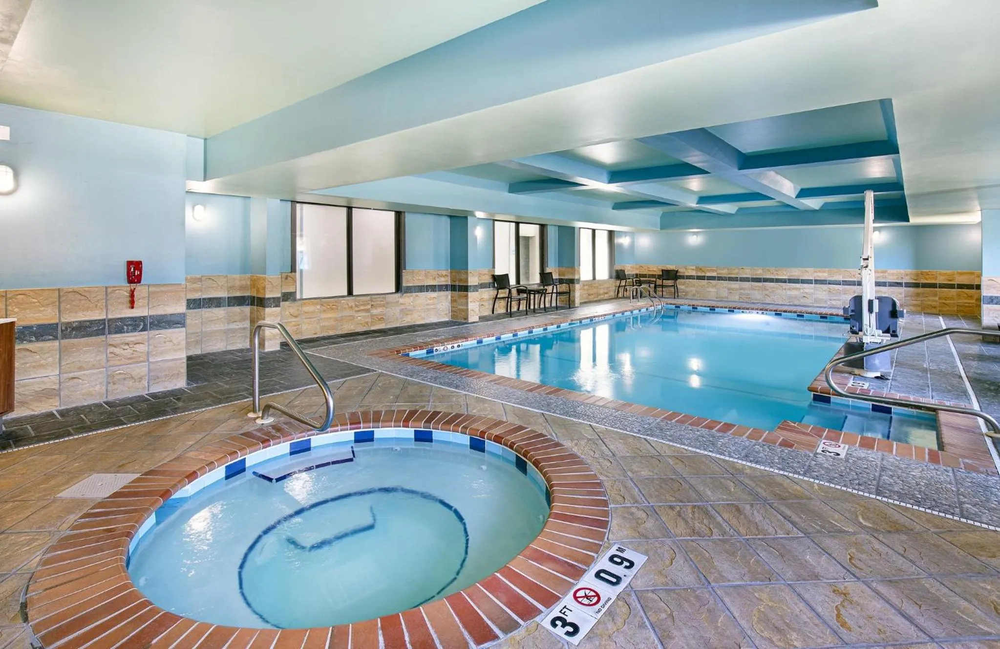 Swimming pool in Holiday Inn Express Hotel & Suites Birmingham - Inverness 280 by IHG
