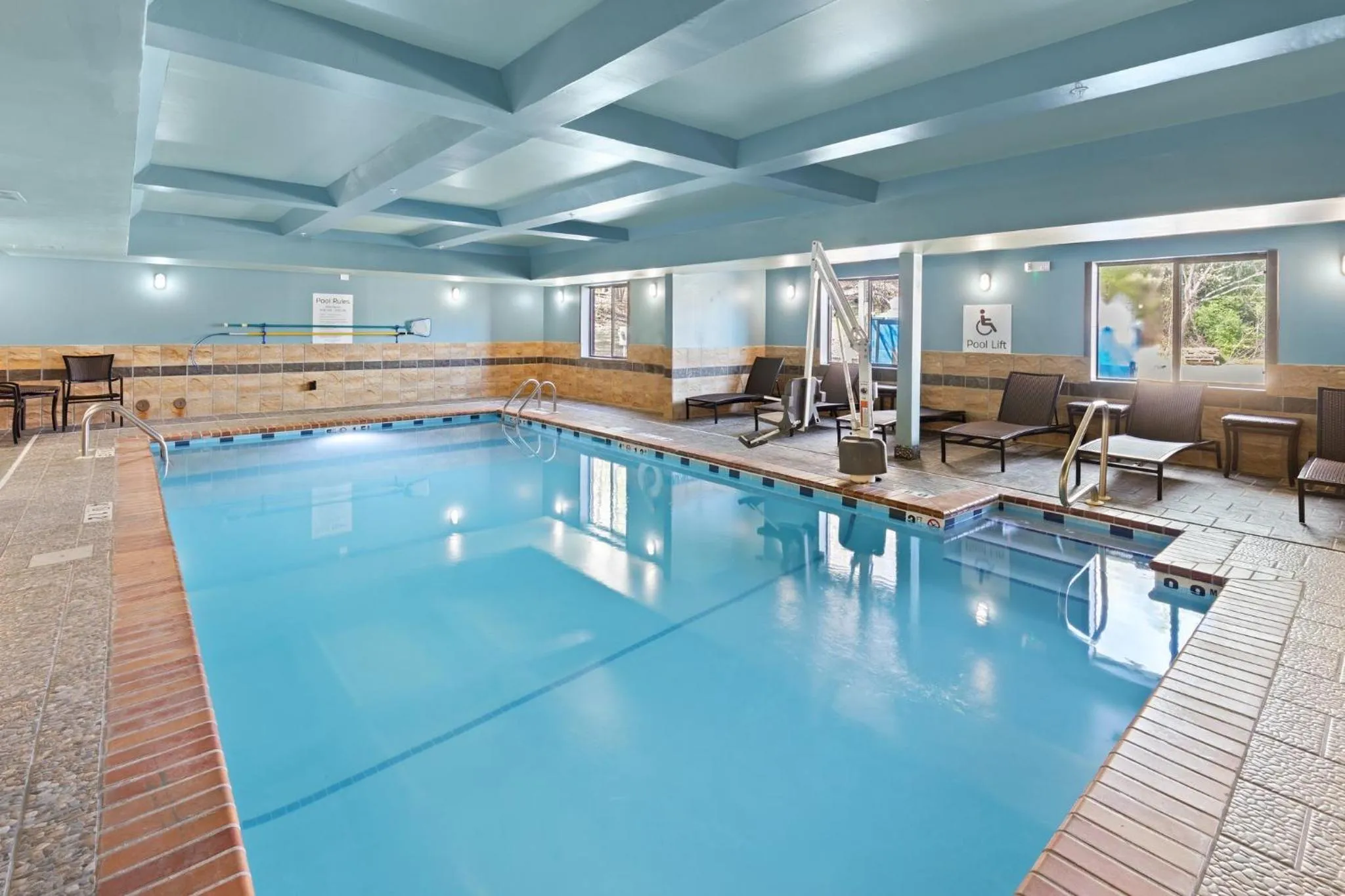 Swimming pool in Holiday Inn Express Hotel & Suites Birmingham - Inverness 280 by IHG