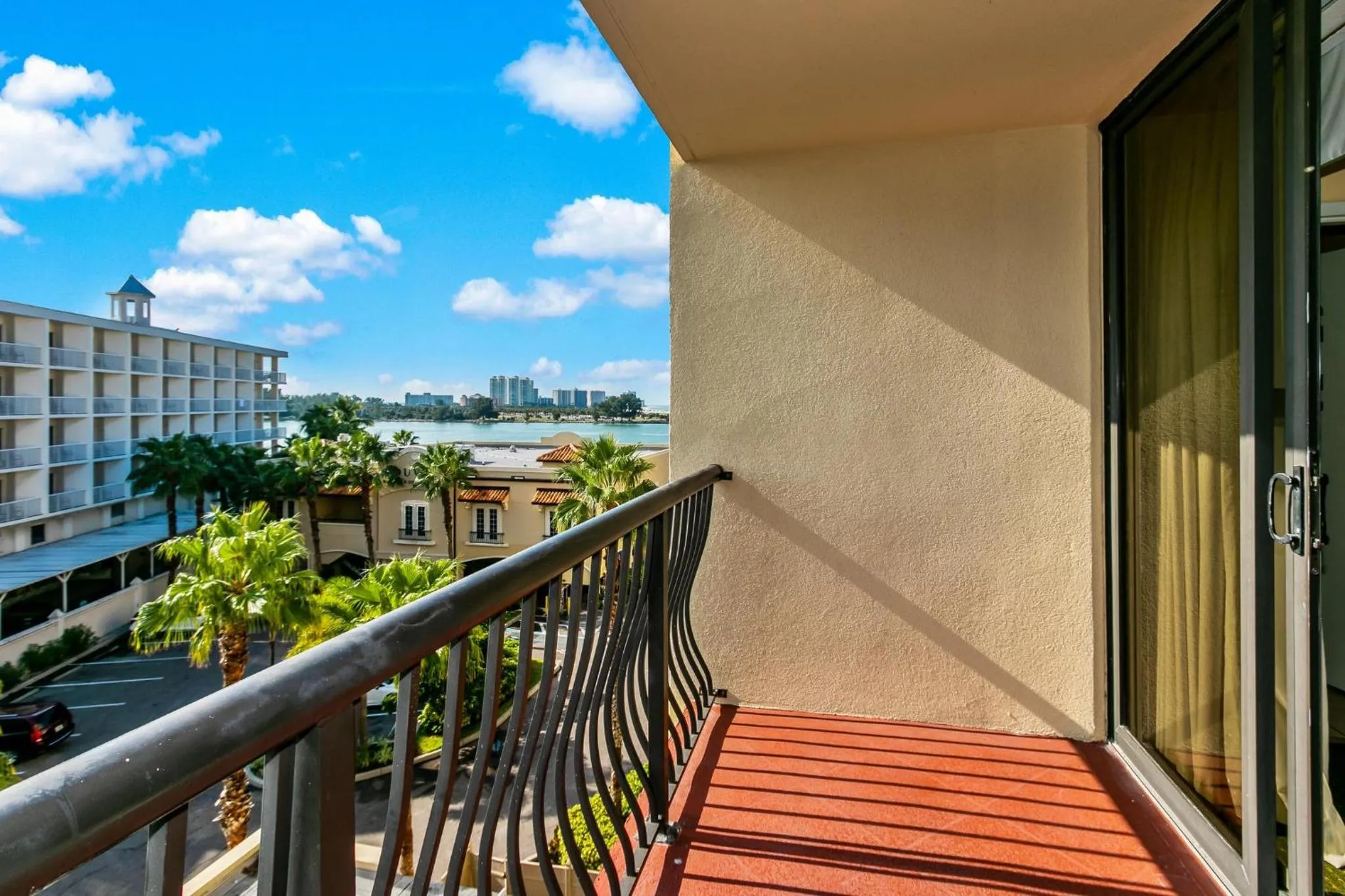 Photo of the whole room in Holiday Inn & Suites Clearwater Beach by IHG