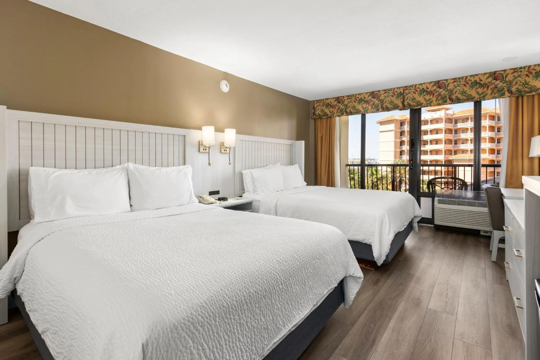 Photo of the whole room, Bed in Holiday Inn & Suites Clearwater Beach by IHG