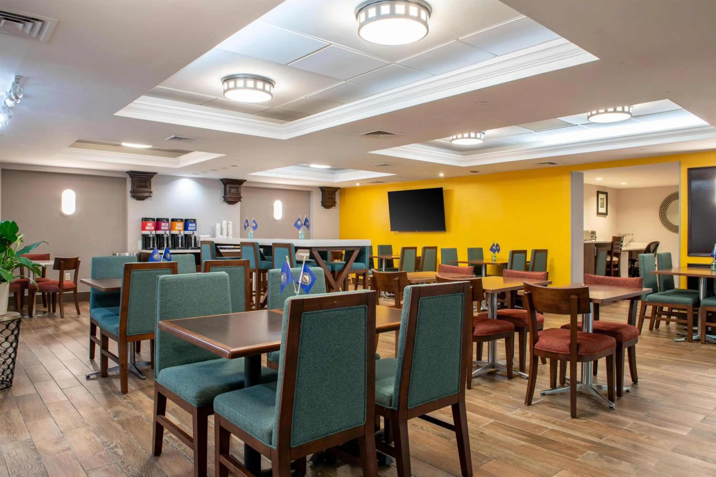 Breakfast in Hampton Inn Portsmouth Central