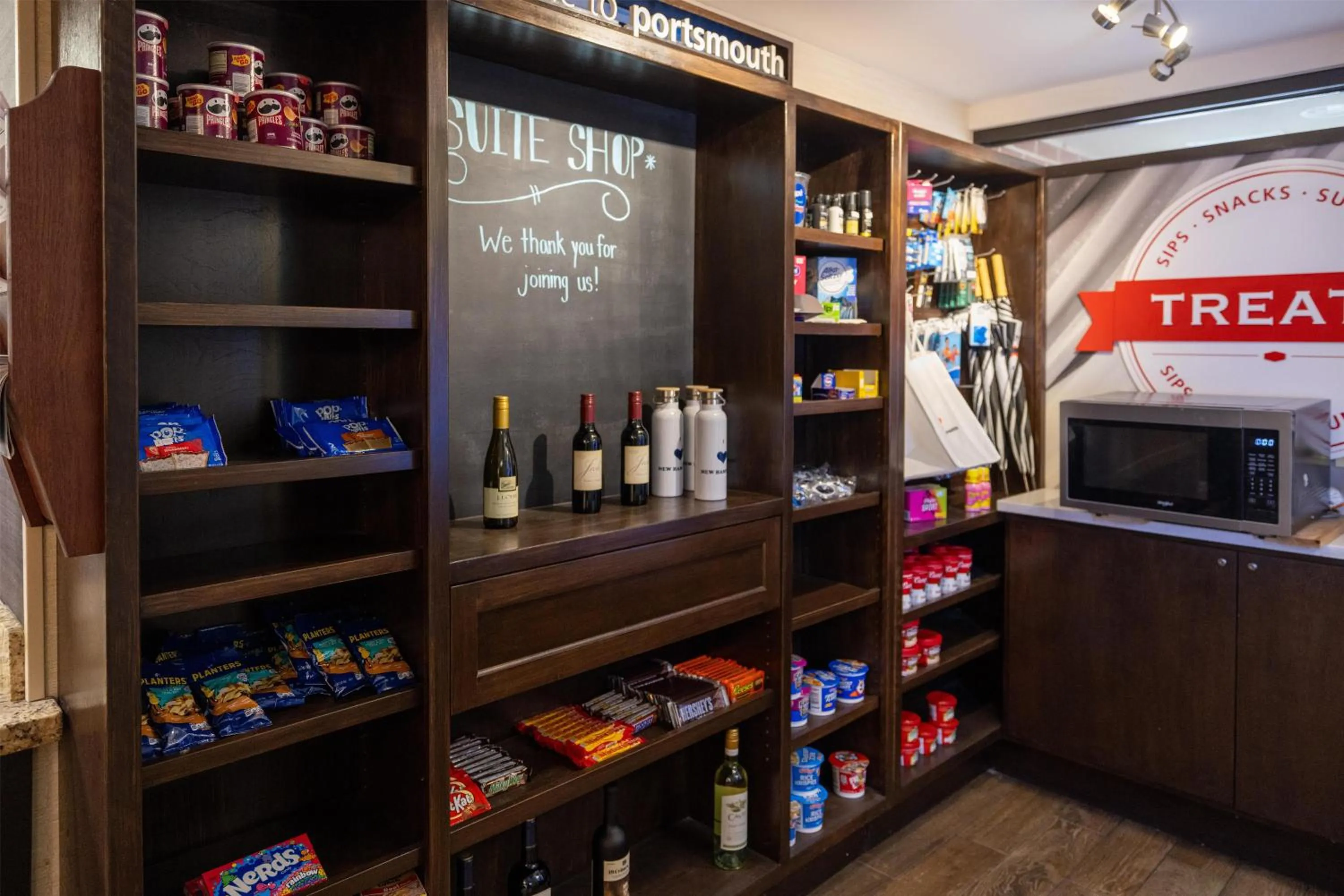 Restaurant/places to eat in Hampton Inn Portsmouth Central