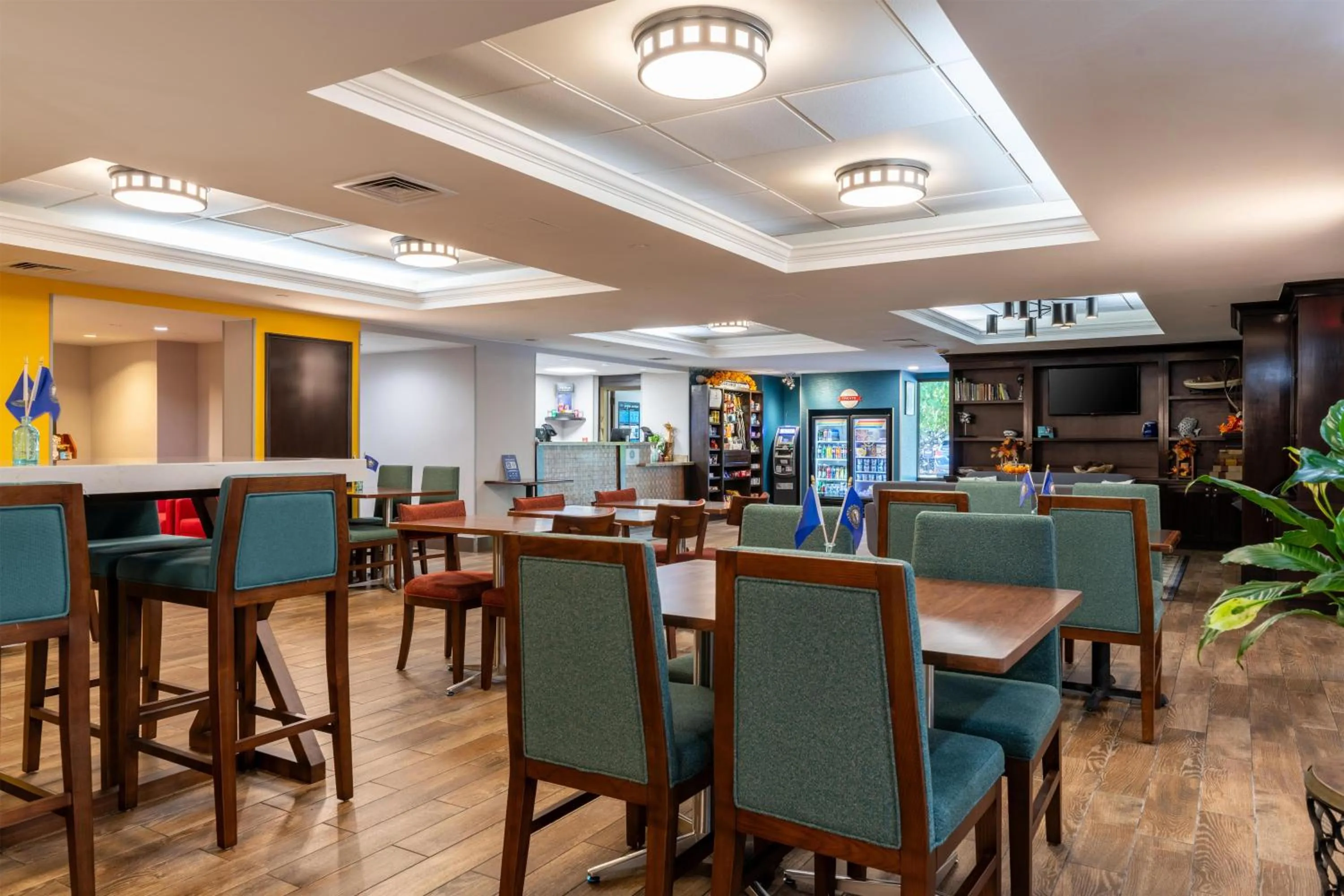 Breakfast in Hampton Inn Portsmouth Central