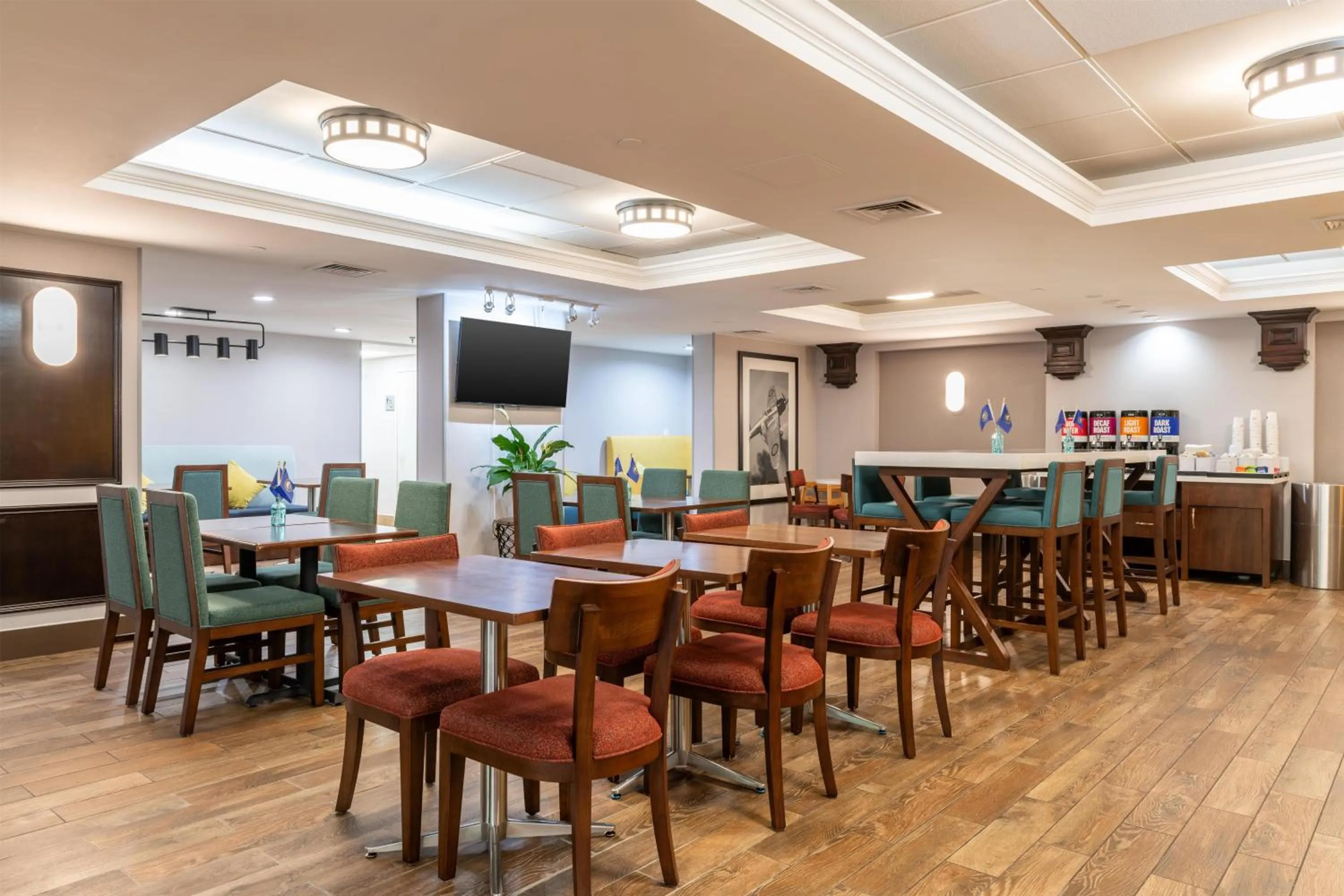 Breakfast in Hampton Inn Portsmouth Central