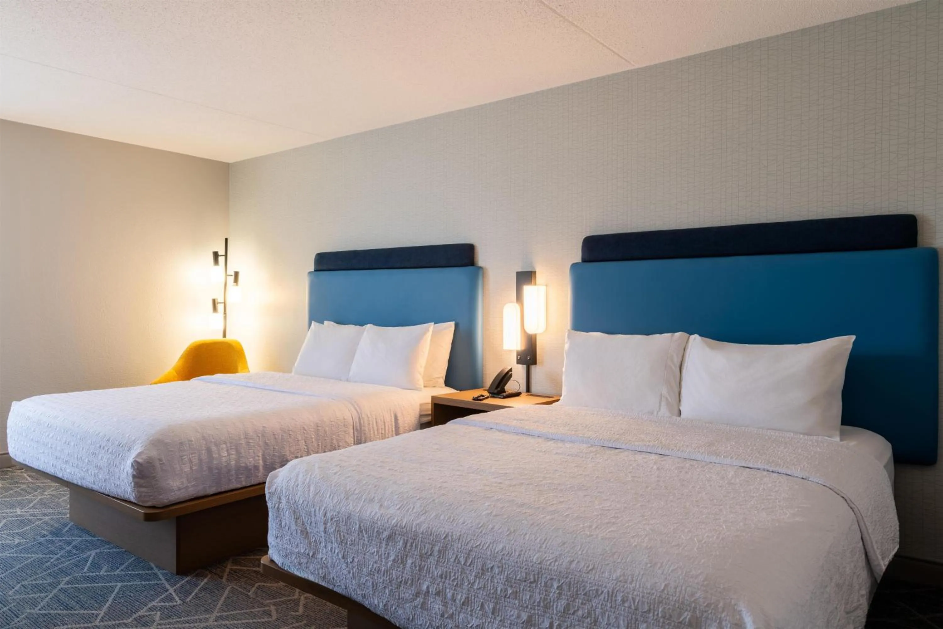 Bed in Hampton Inn Portsmouth Central