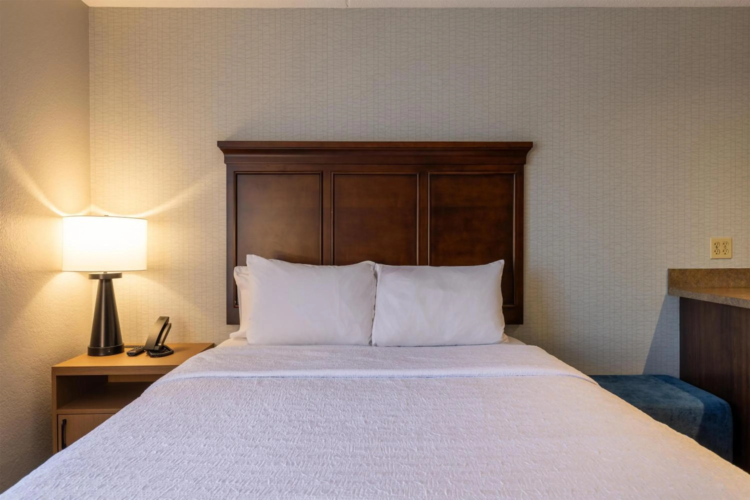 Bed in Hampton Inn Portsmouth Central