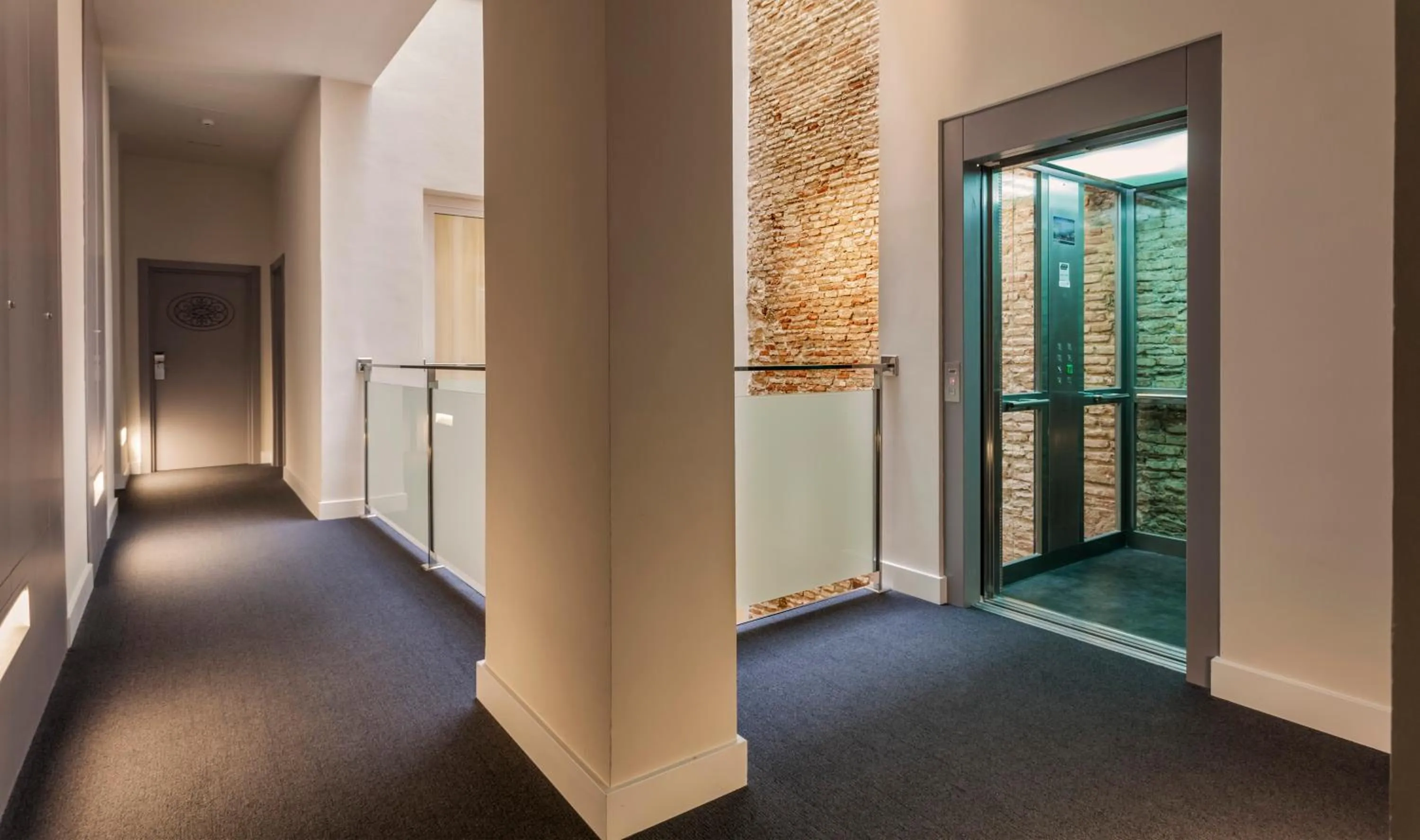 Photo of the whole room in Hotel Palacete de Alamos