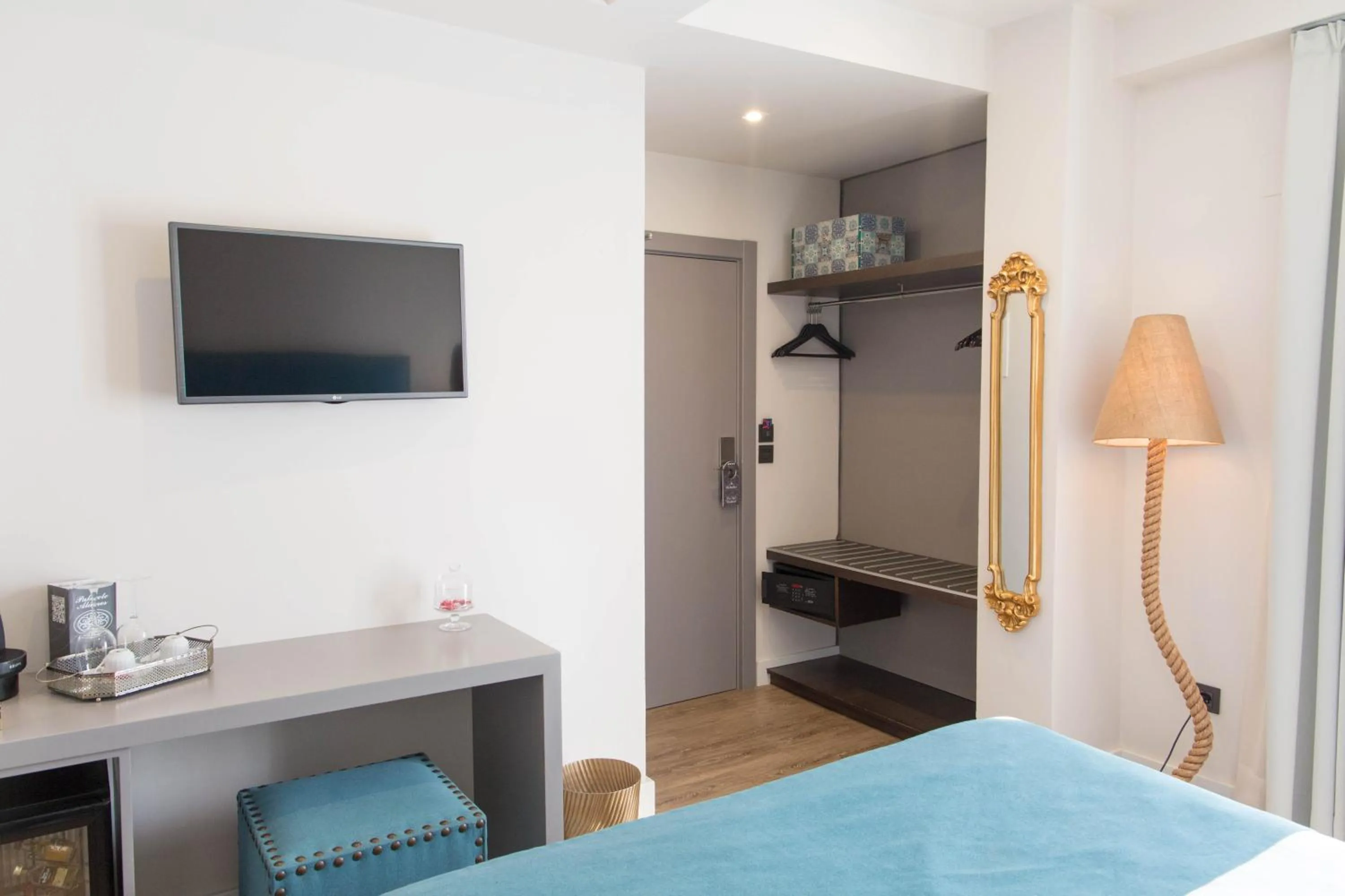 Photo of the whole room, Bed in Hotel Palacete de Alamos