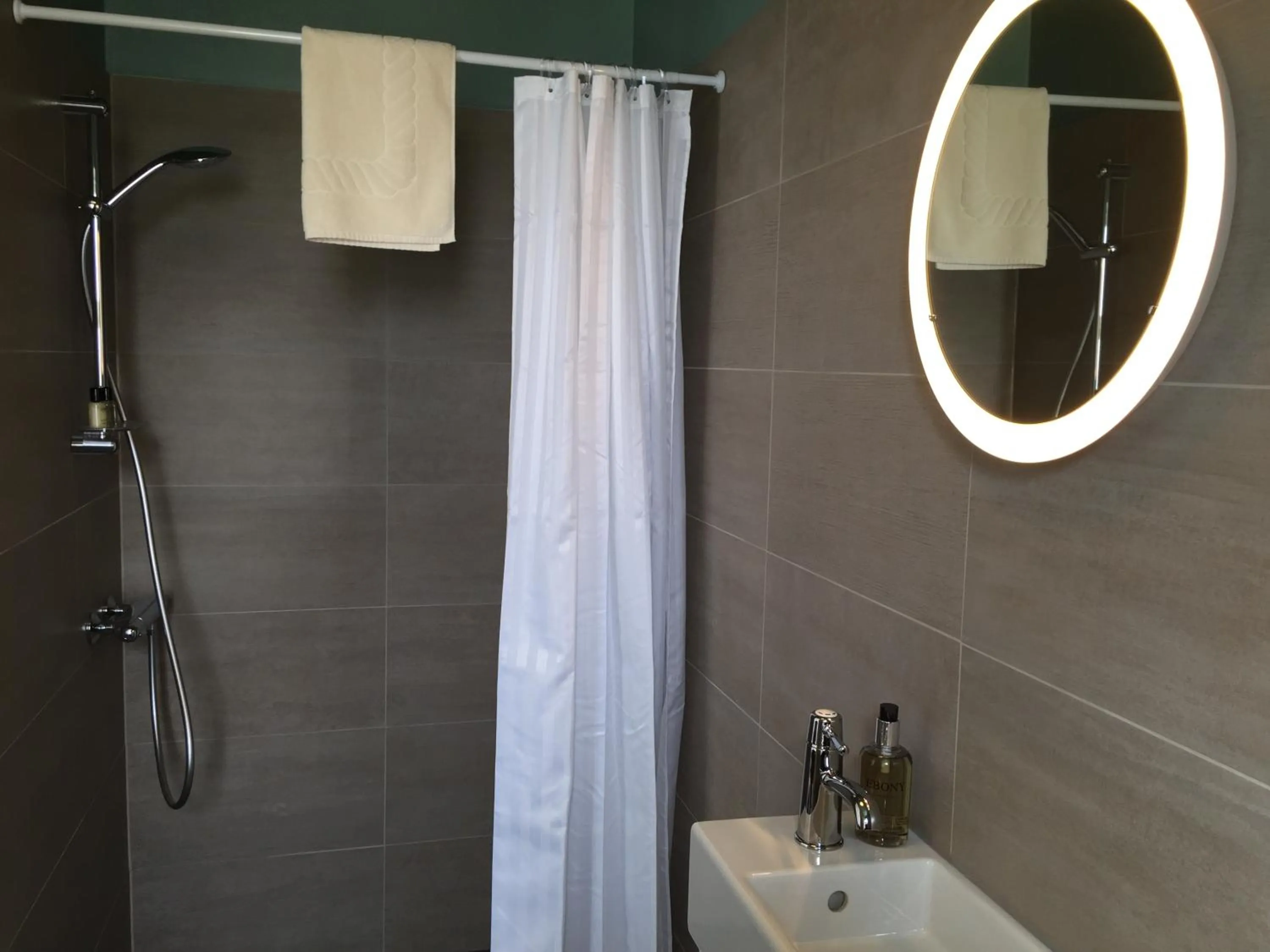 Bathroom in Lindartún Guesthouse