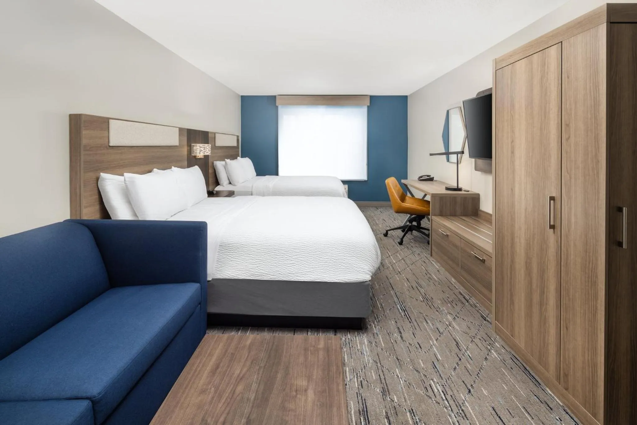 Photo of the whole room, Bed in Holiday Inn Express Hotel & Suites Portland - Jantzen Beach by IHG