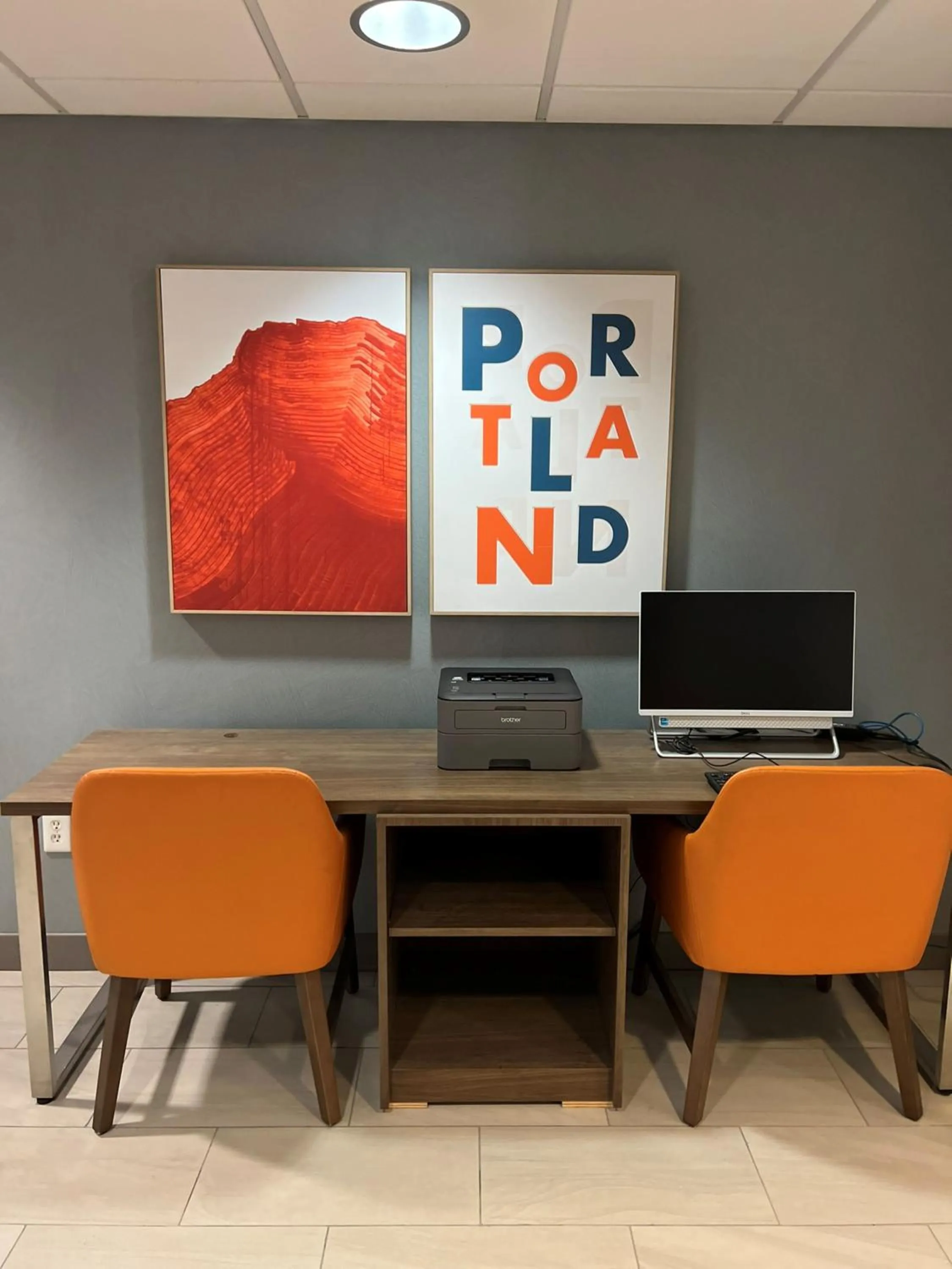 Business facilities in Holiday Inn Express Hotel & Suites Portland - Jantzen Beach by IHG