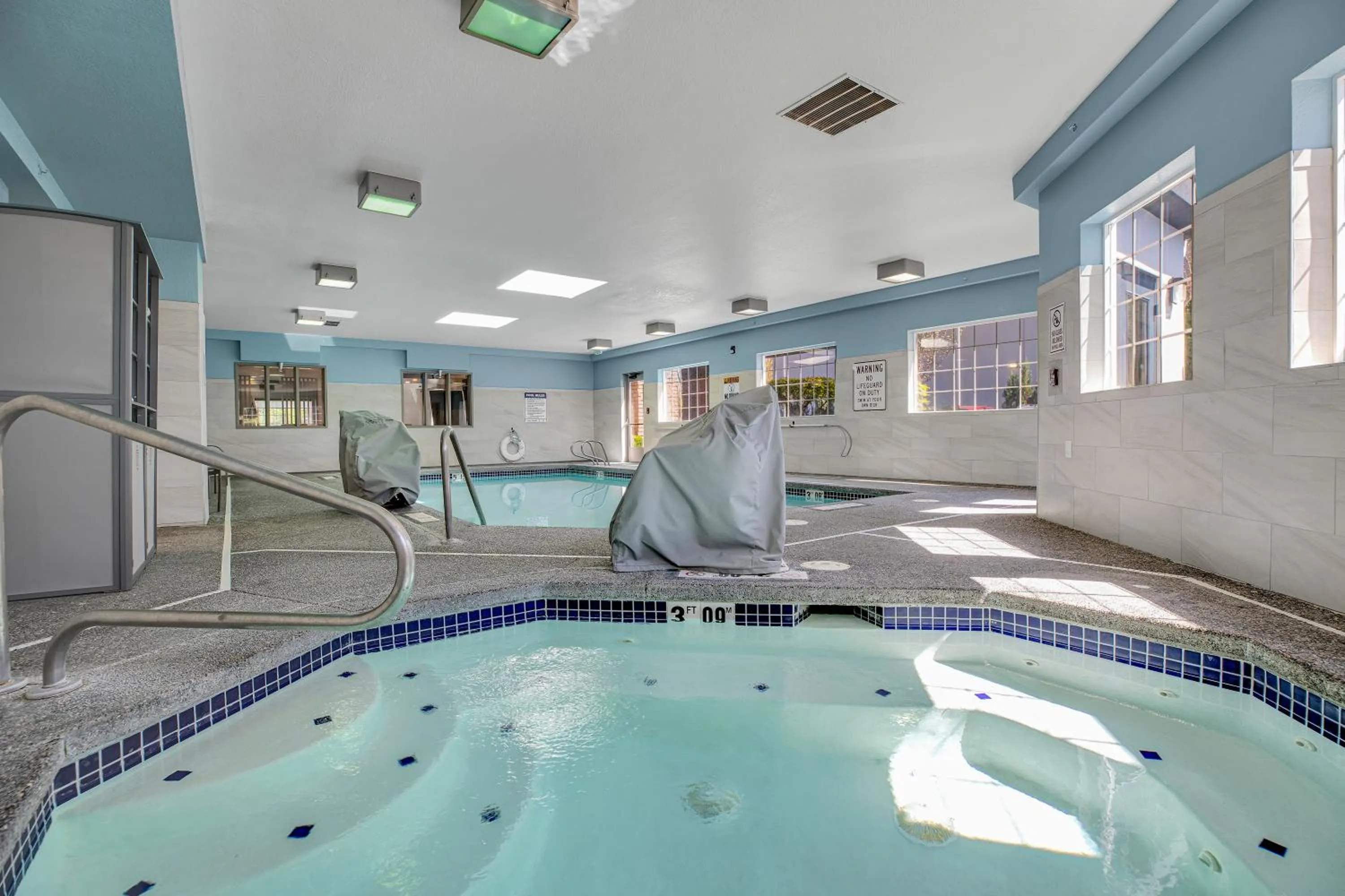 Spa and wellness centre/facilities in Holiday Inn Express Hotel & Suites Portland - Jantzen Beach by IHG