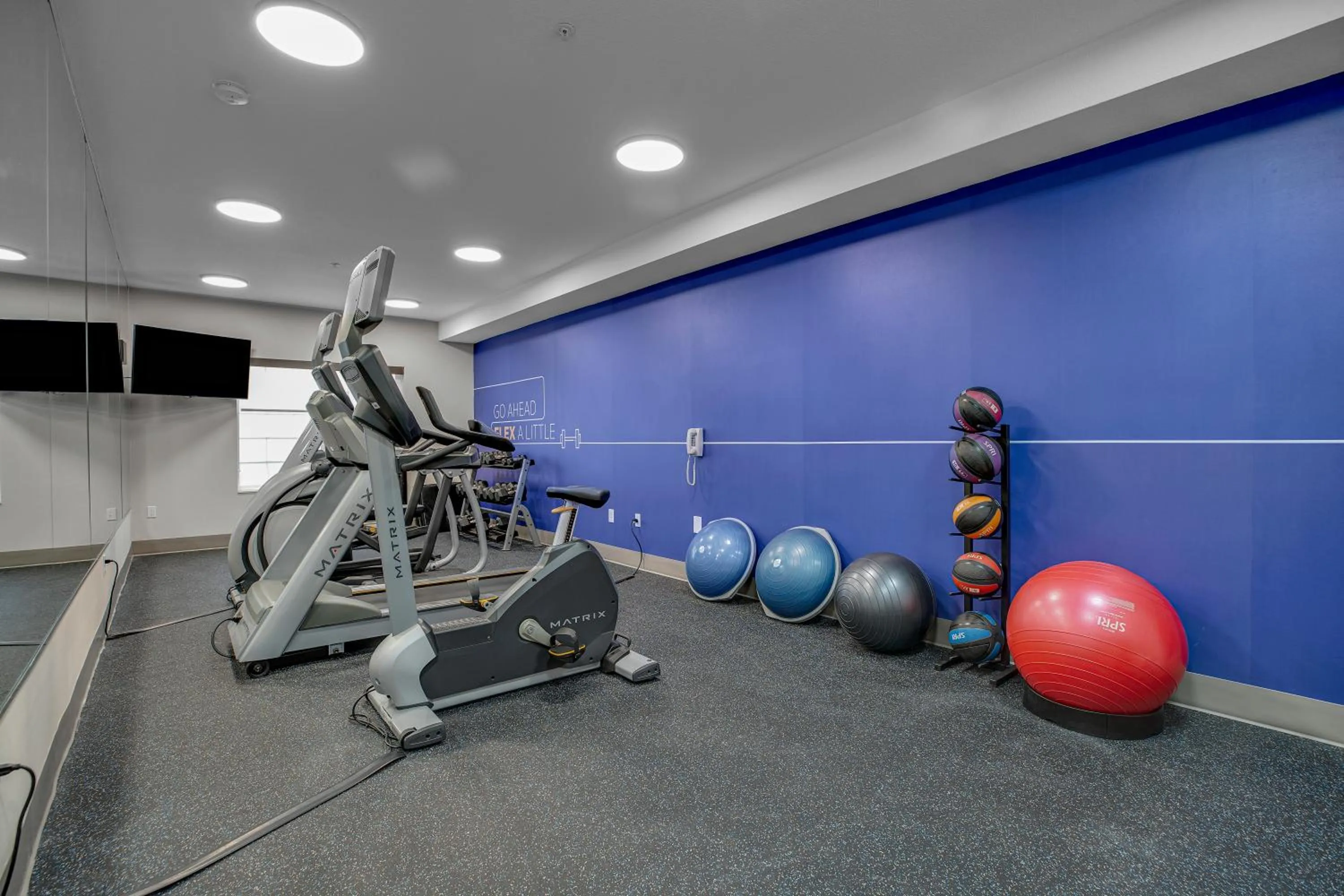 Fitness centre/facilities in Holiday Inn Express Hotel & Suites Portland - Jantzen Beach by IHG