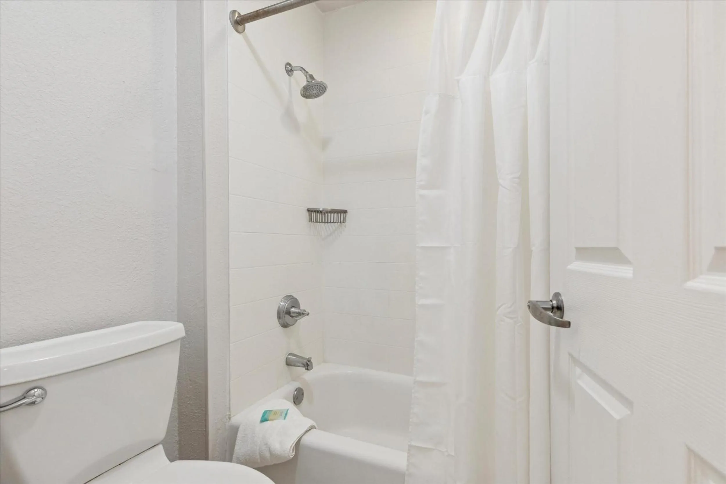 Avia Residences on Lincoln - Extended Stay