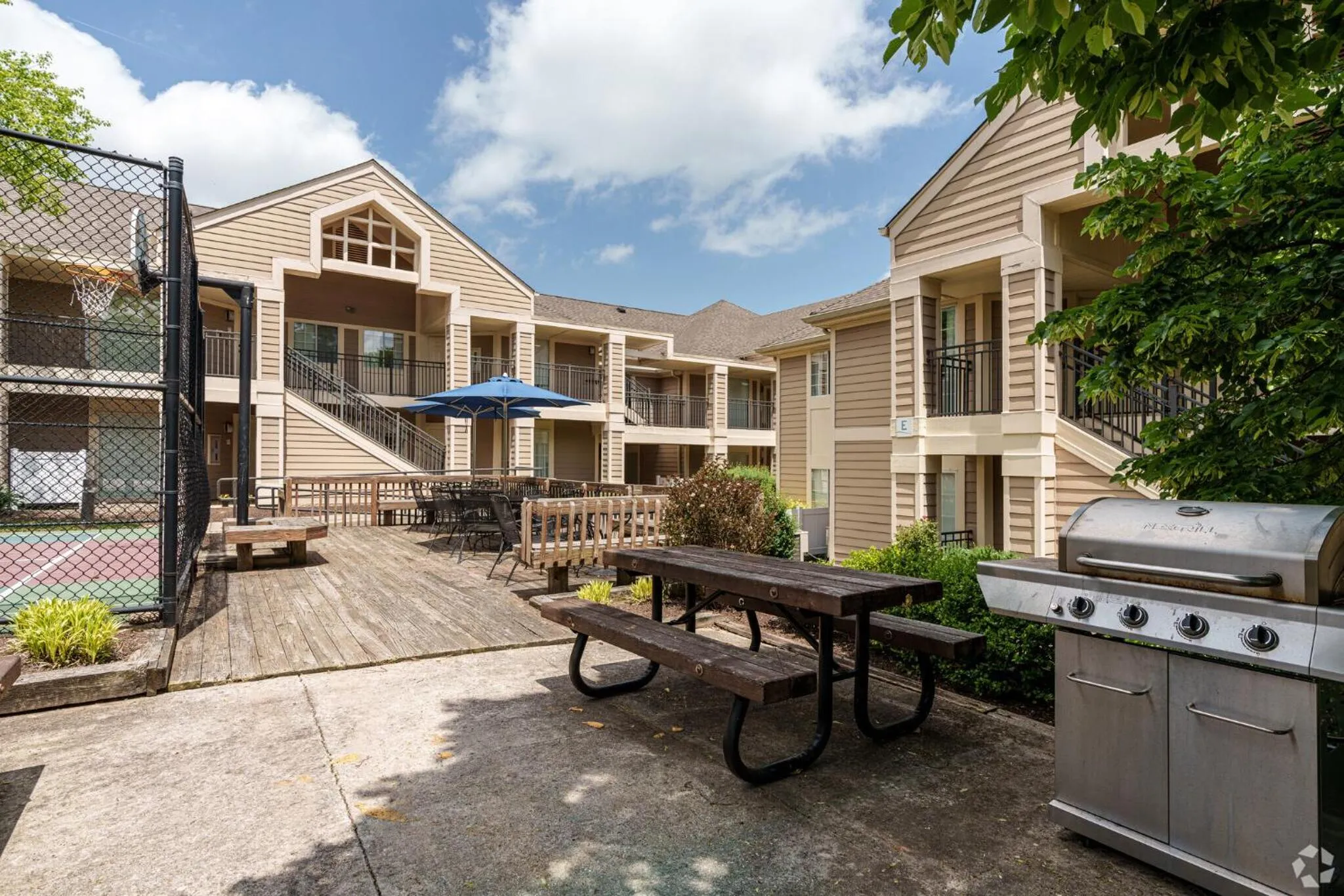 Avia Residences on Lincoln - Extended Stay