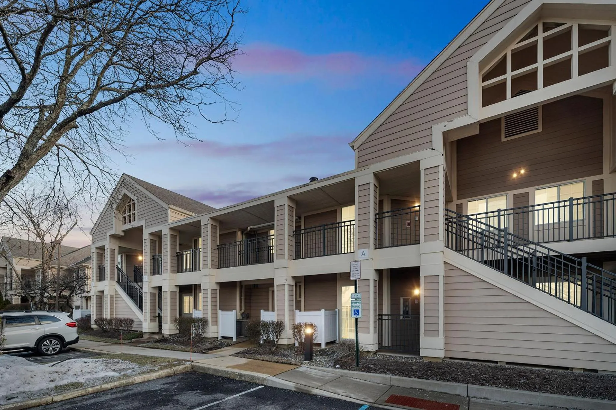 Avia Residences on Lincoln - Extended Stay