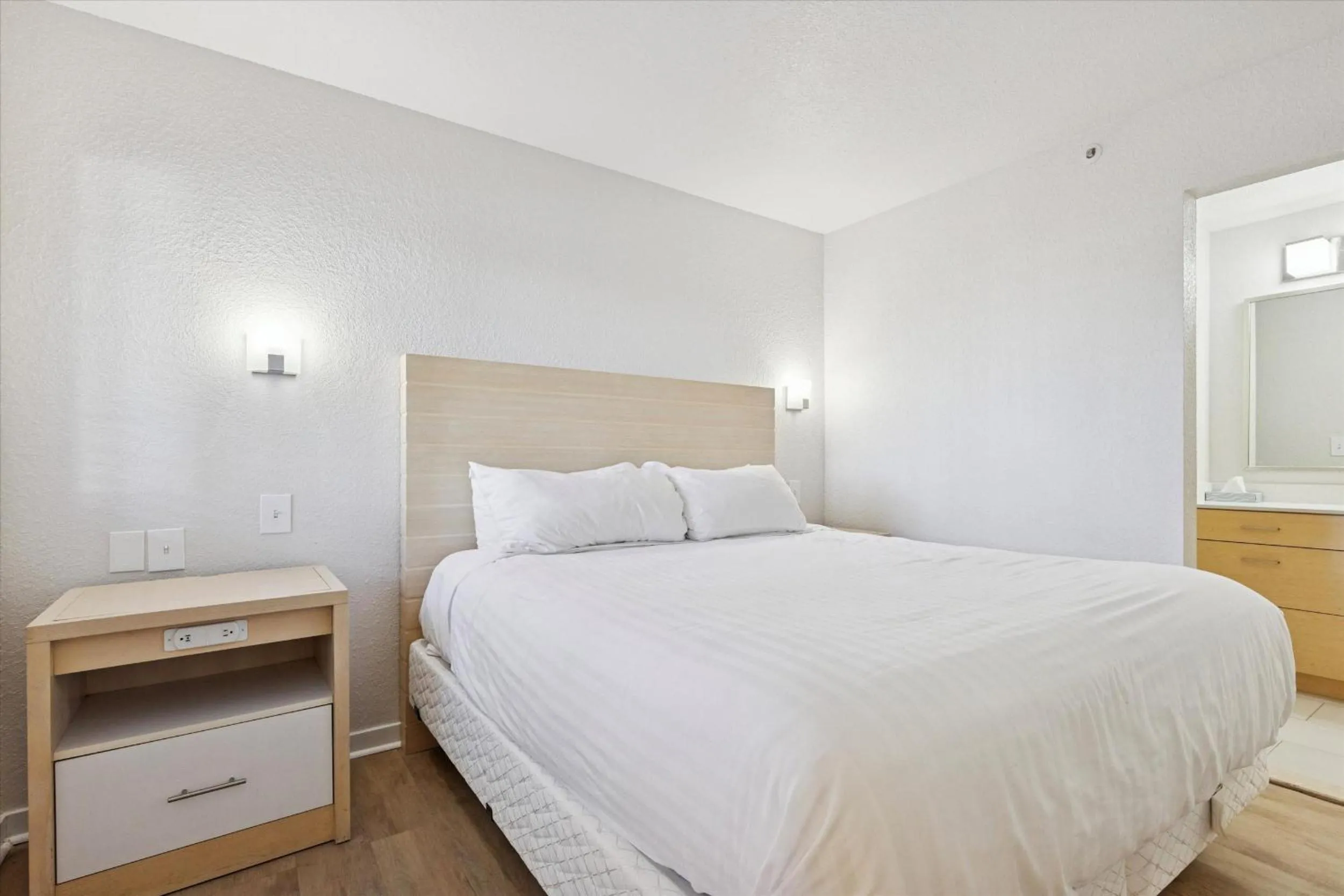 Bed in Avia Residences on Lincoln - Extended Stay