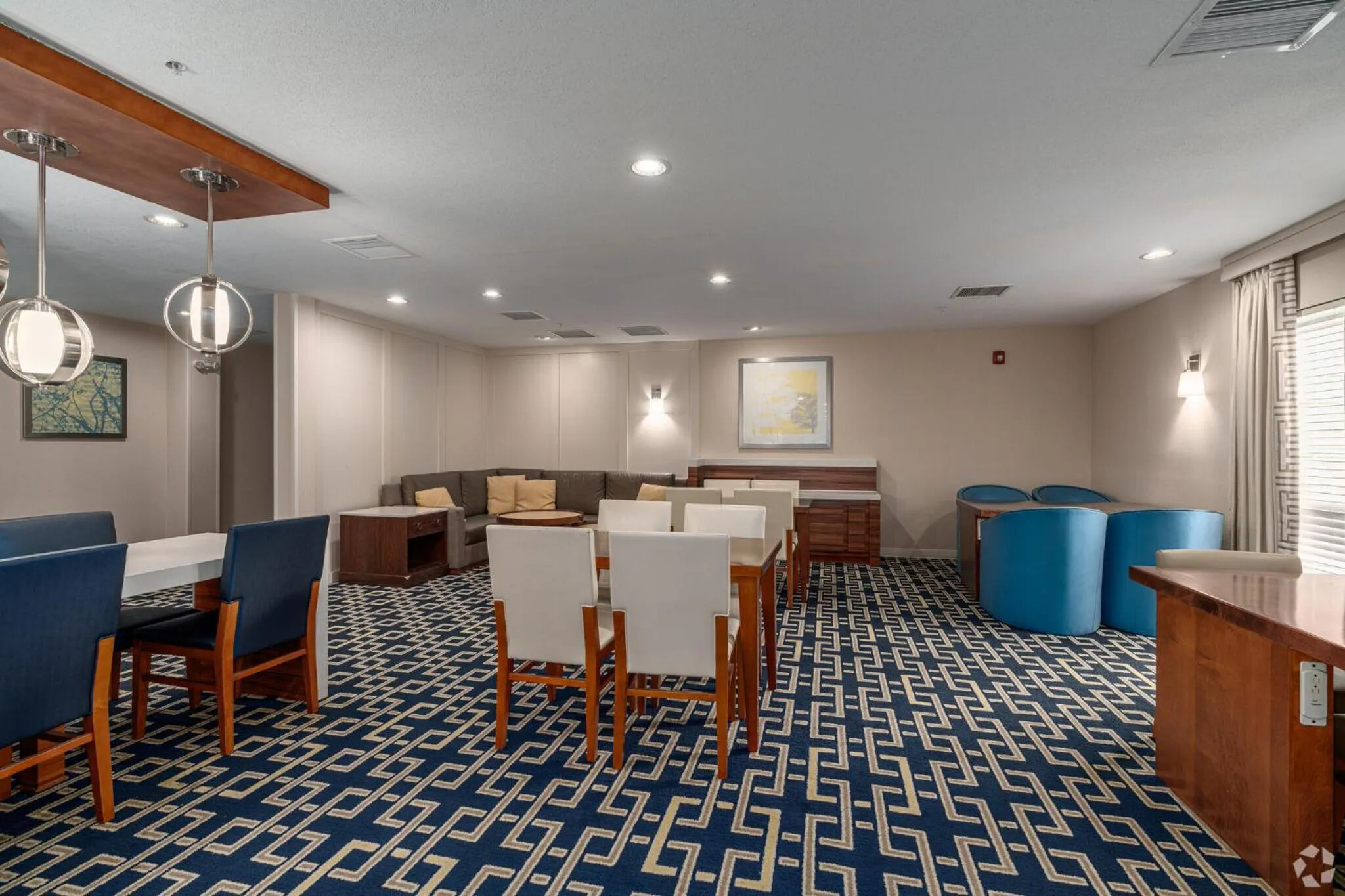 Avia Residences on Lincoln - Extended Stay