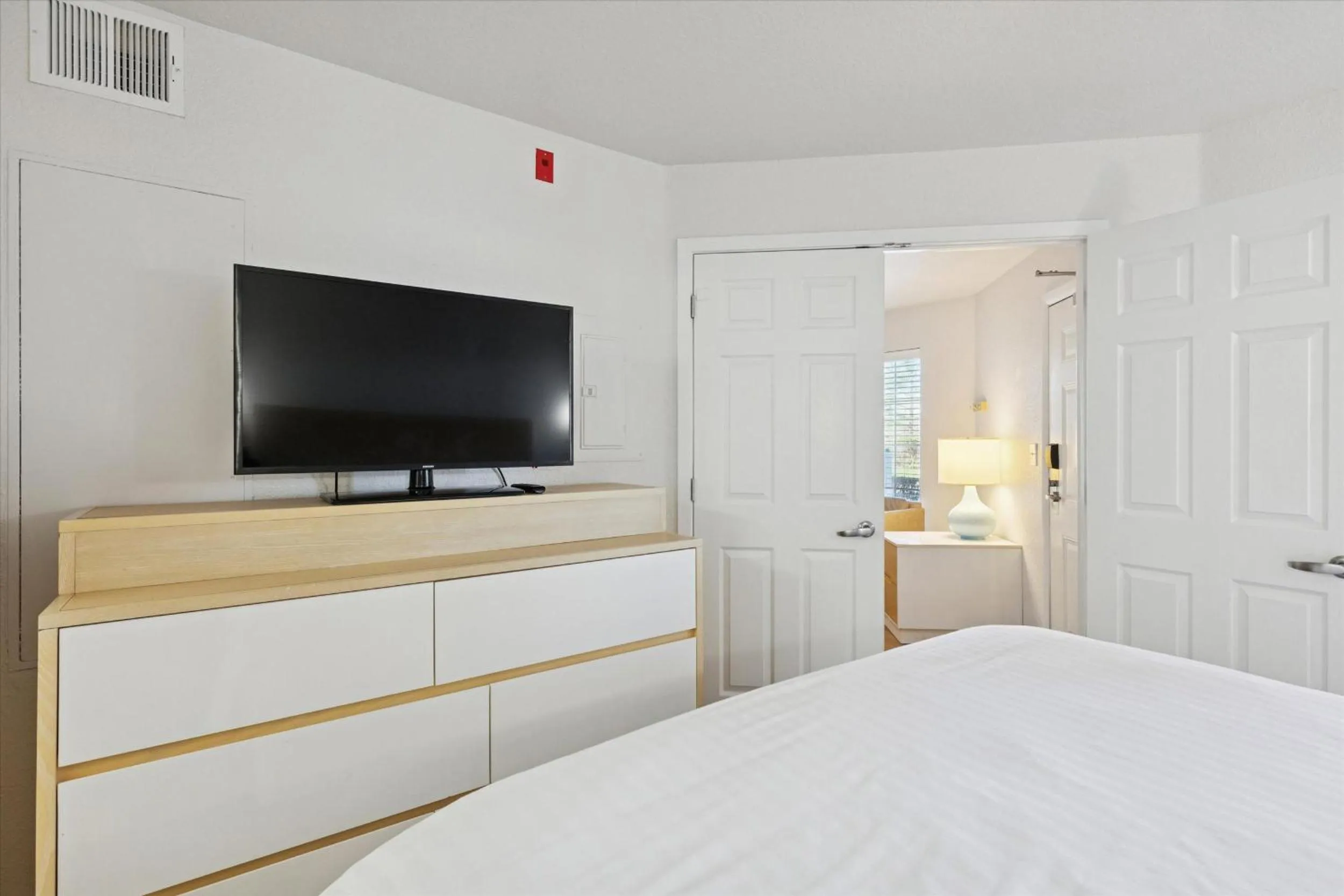 Bed in Avia Residences on Lincoln - Extended Stay