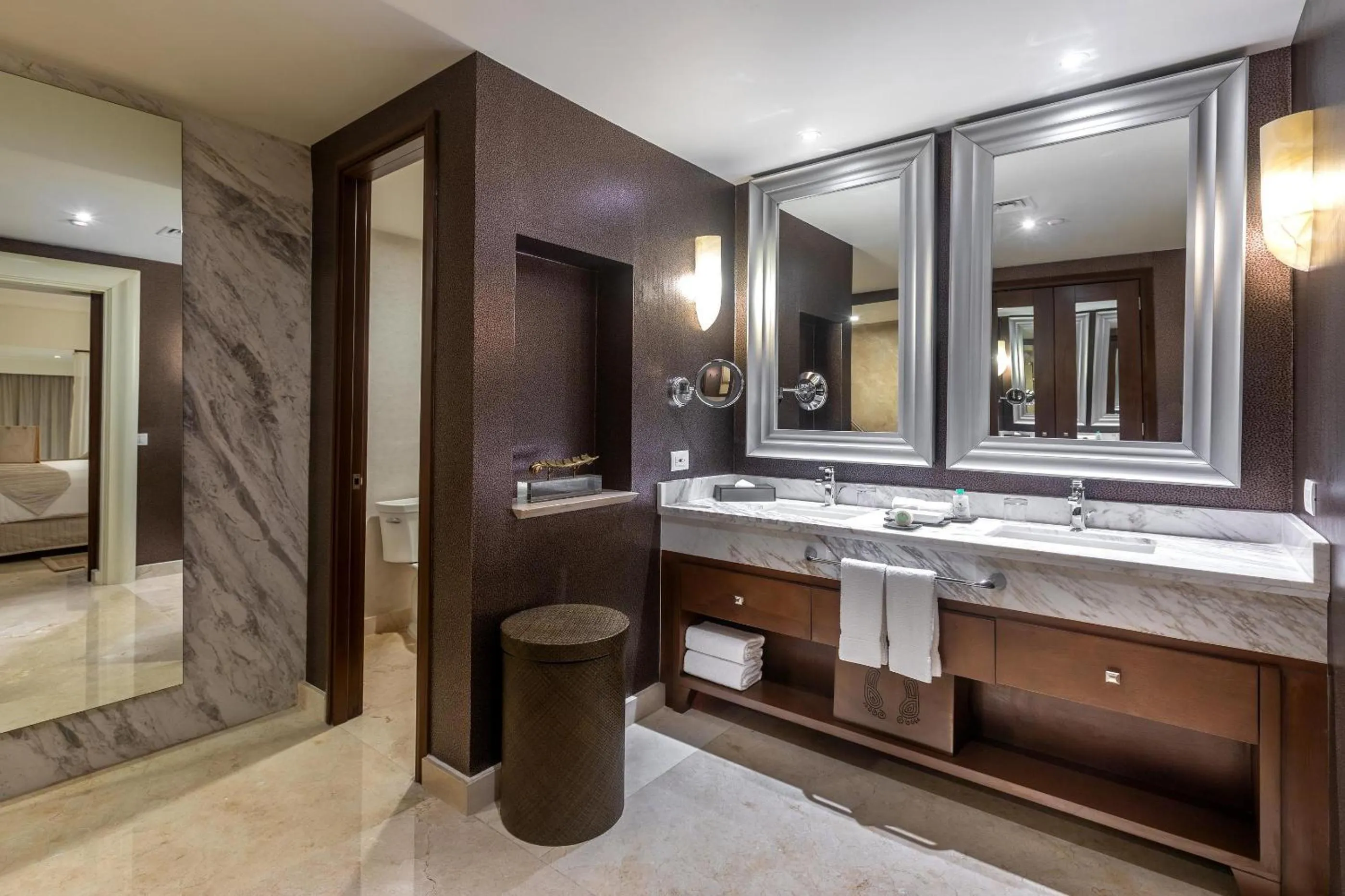 Shower in Moon Palace The Grand Cancun All Inclusive