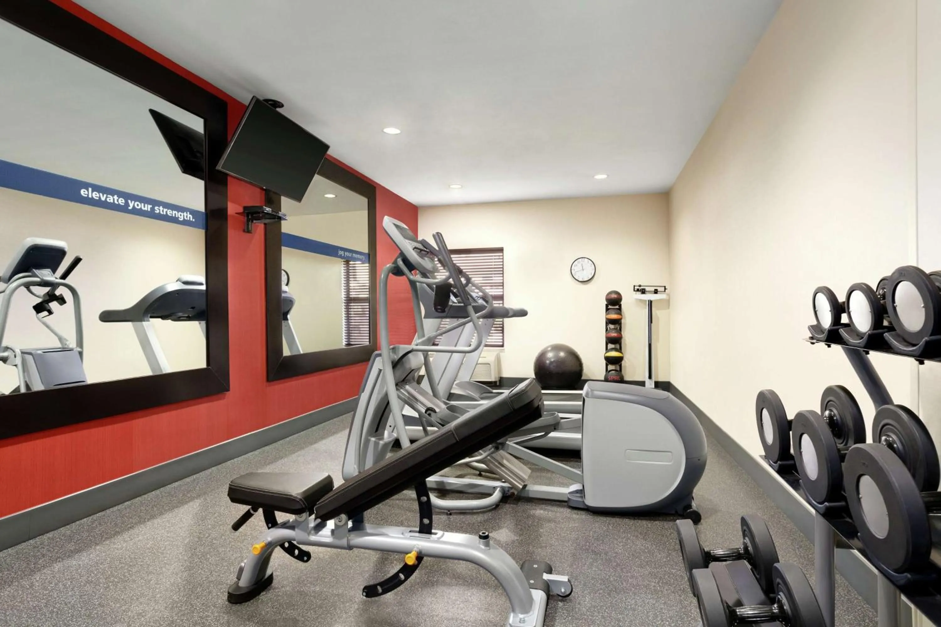 Fitness centre/facilities in Hampton Inn Houston Stafford
