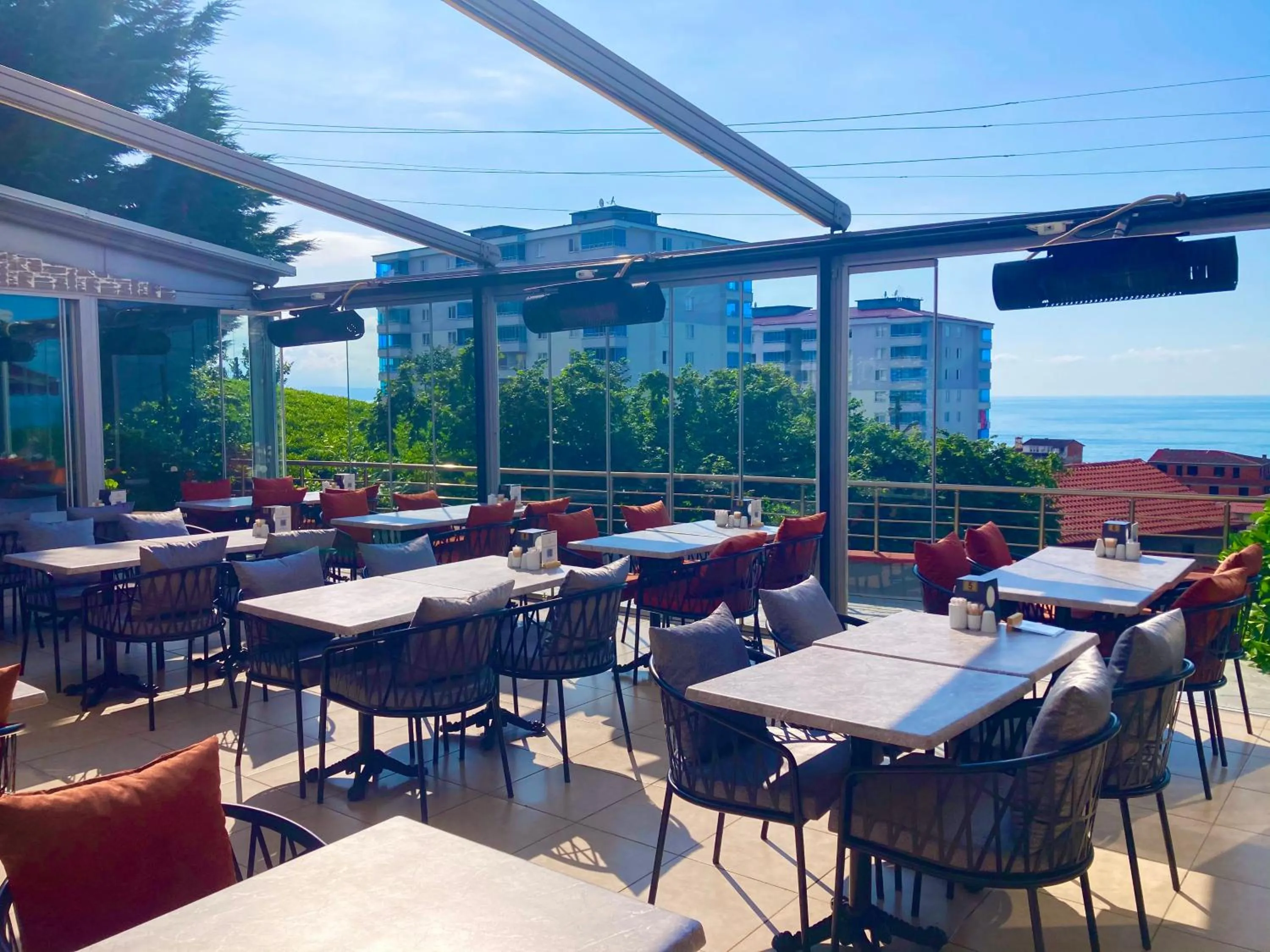 Restaurant/Places to Eat in Caykent Suites Deluxe Hotel