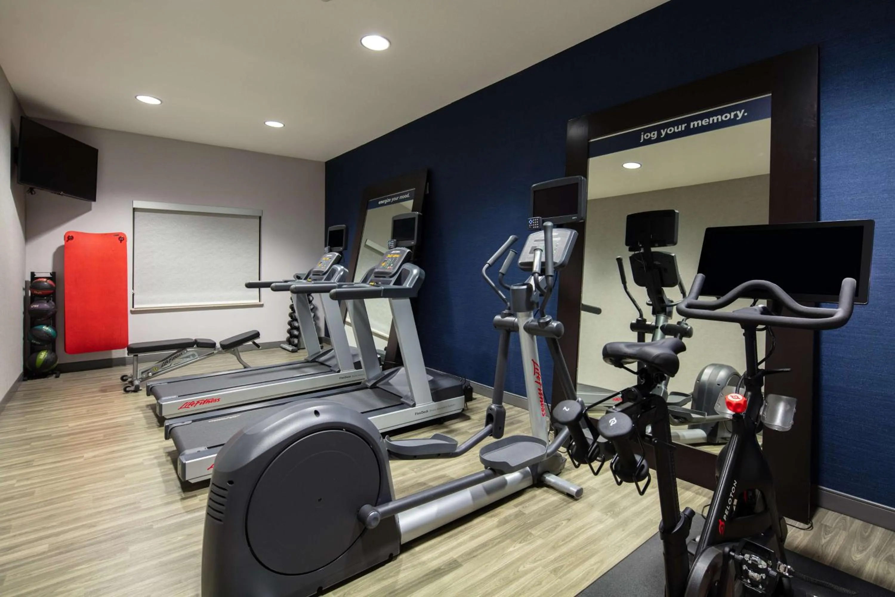 Fitness centre/facilities in Hampton Inn Medford