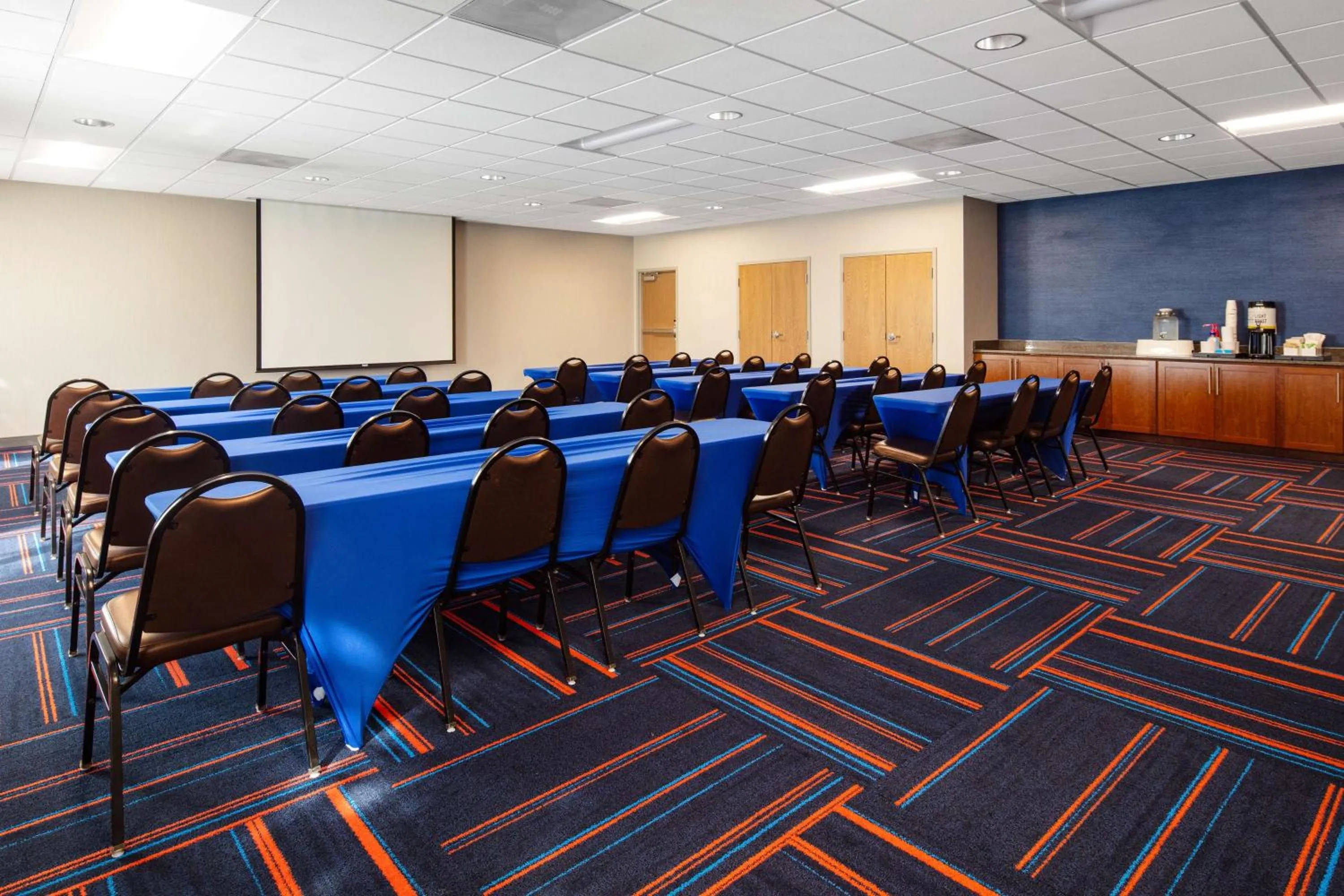 Meeting/conference room in Hampton Inn Medford
